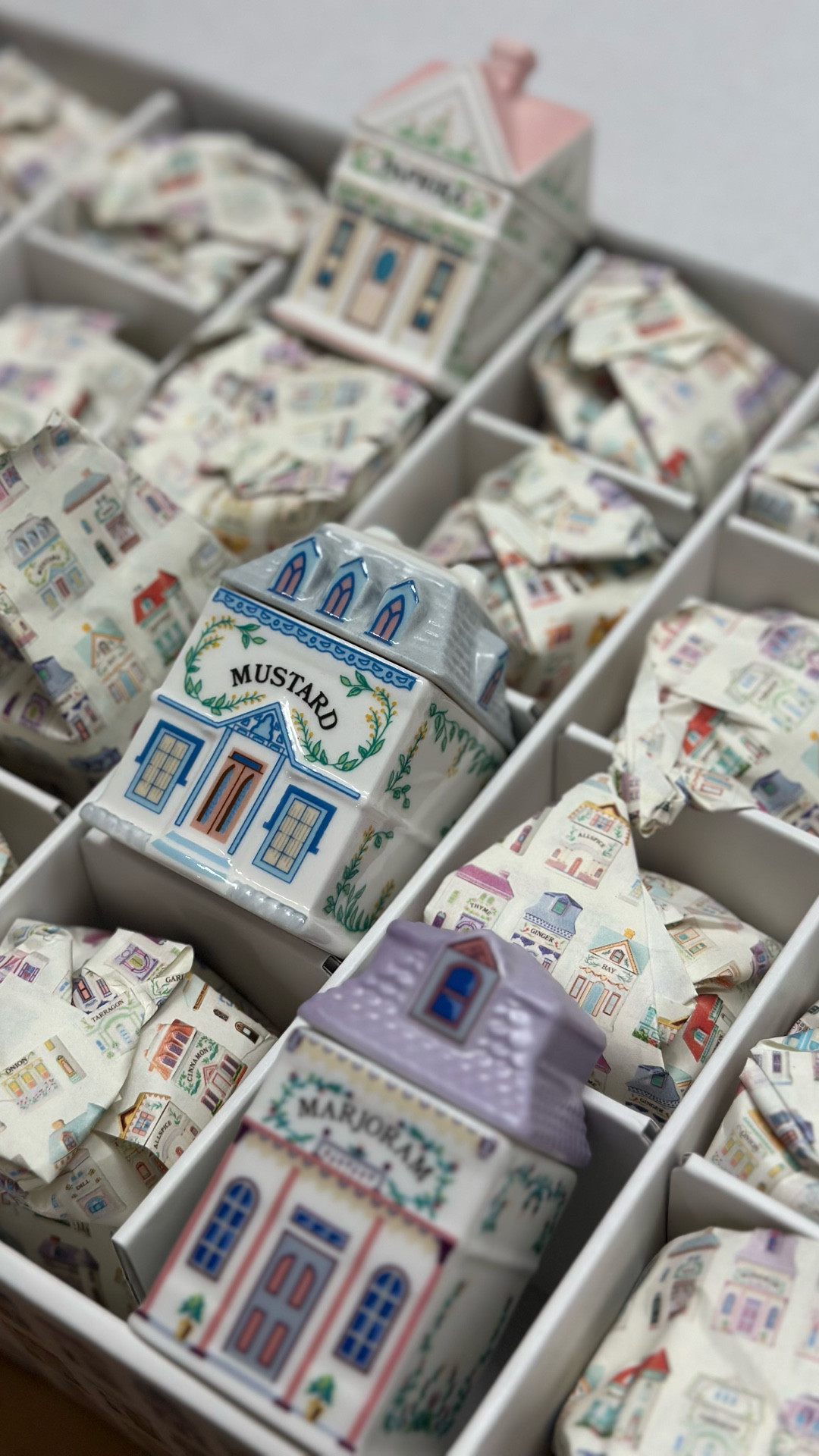 Favorite little spice jars 🫶🏻

#LTKSeasonal #LTKHome #LTKGiftGuide