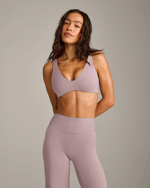 SoftMotion\u2122 Scoop Back Bralette with White Logo
Moss Brown | Oner Active (UK / US)
