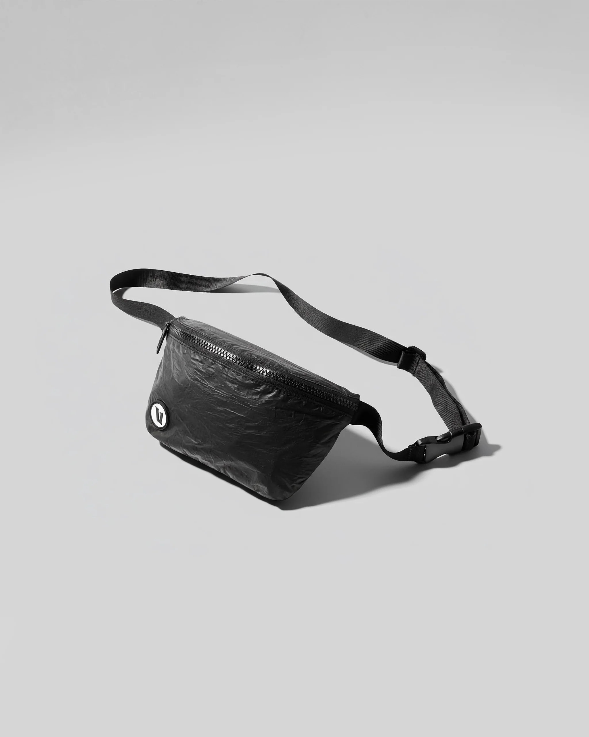 ALOHA-Mini Hip Pack | Black Waist Bag | Vuori Clothing | Vuori Clothing (US & Canada)