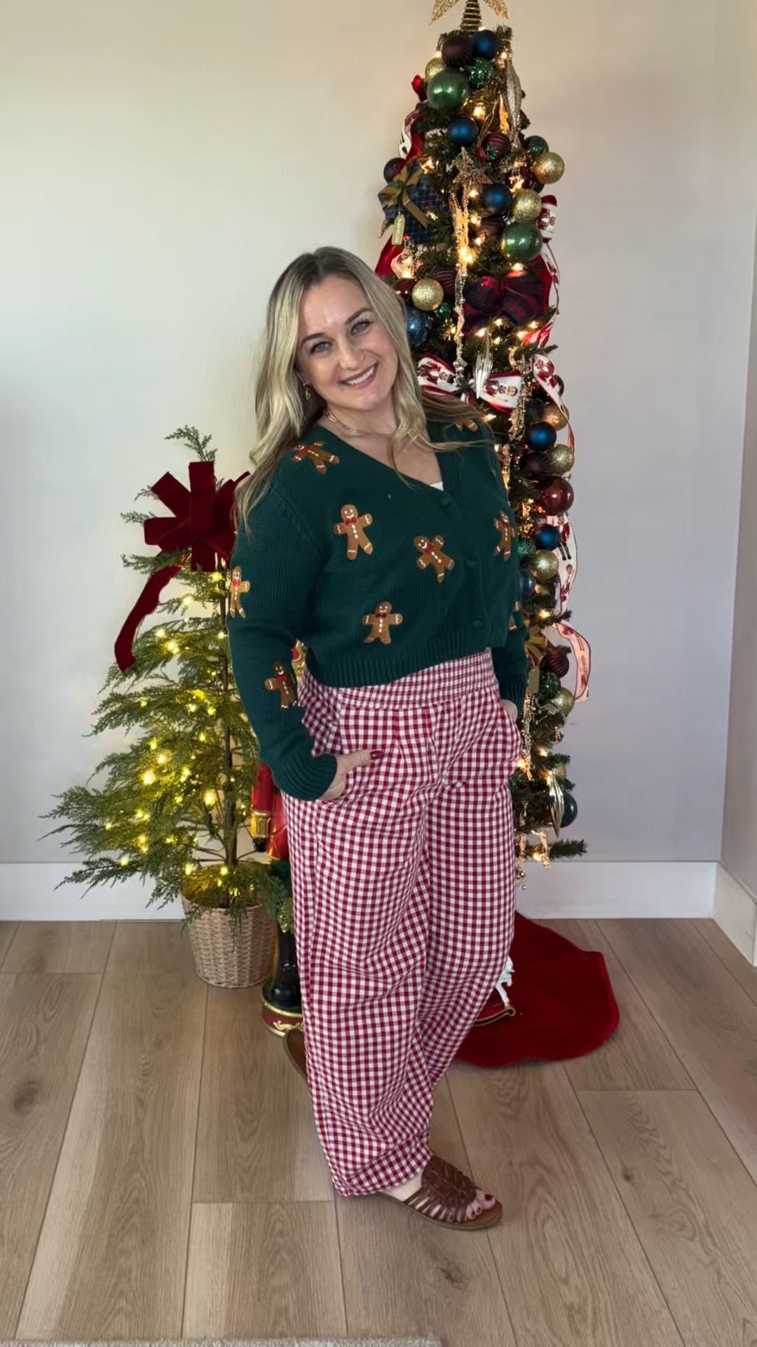 Day 13 of 25 🎄🍪
Serving cozy Christmas cuteness in my gingerbread cardigan + gingham pants combo. This is my go-to look for baking cookies, wrapping gifts, and staying comfy while still feeling festive.

Proof that holiday outfits can be fun and cozy. 🤍
Who else lives in lounge-but-make-it-Christmas this time of year?

#Day13Of25 #ChristensenChristmas #HolidayLoungewear #GingerbreadStyle #FestiveFits #ChristmasAtHome #CozyChristmas



#LTKHoliday #LTKgrwm #LTKootd