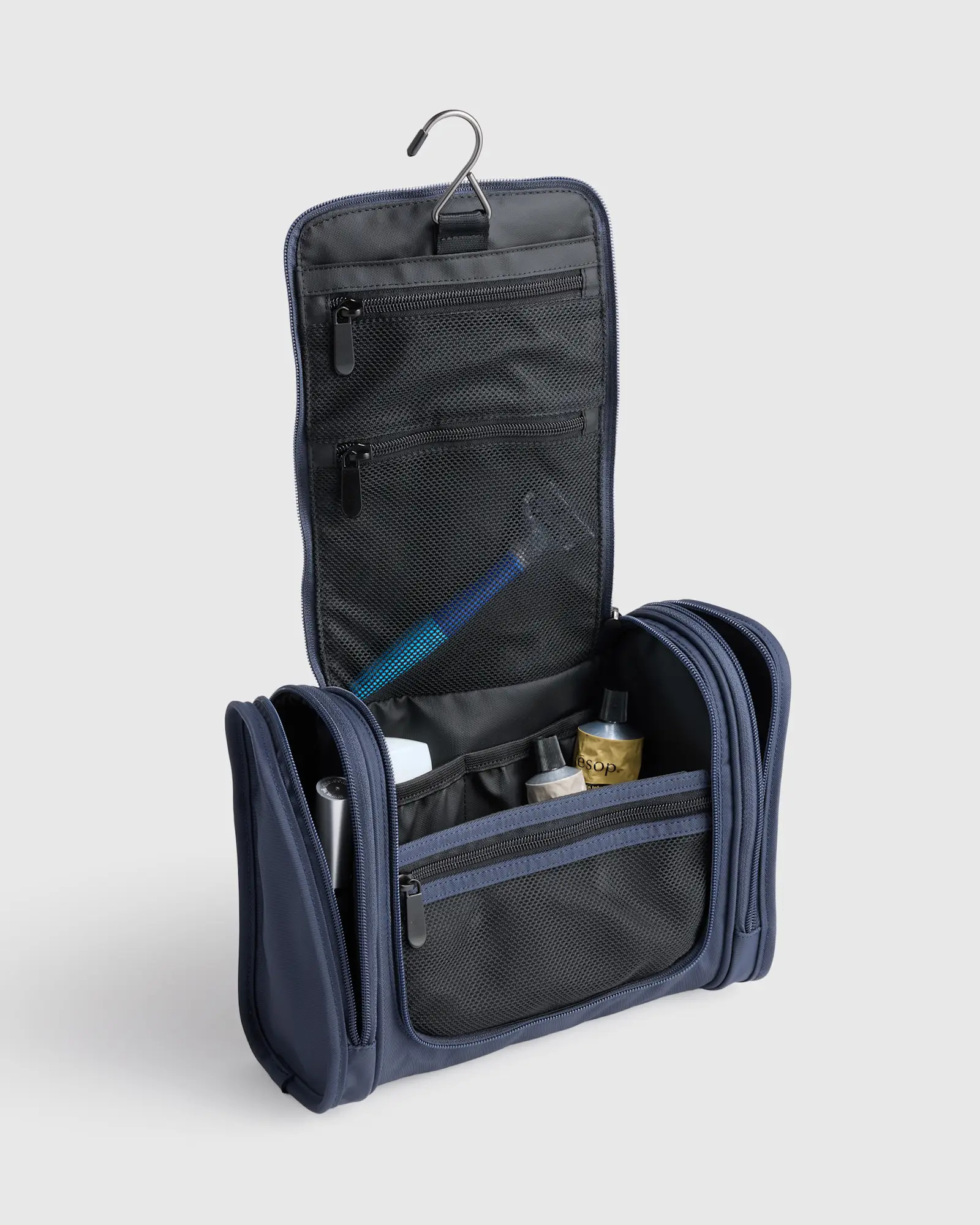 Voyage Nylon Hanging Toiletry Case | Quince