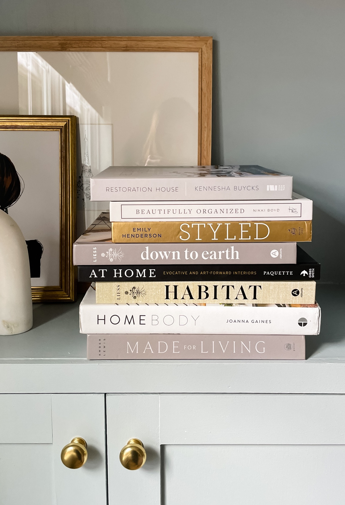 Affordable interior design coffee table books; shelf decor 

#LTKsalealert #LTKunder50 #LTKhome