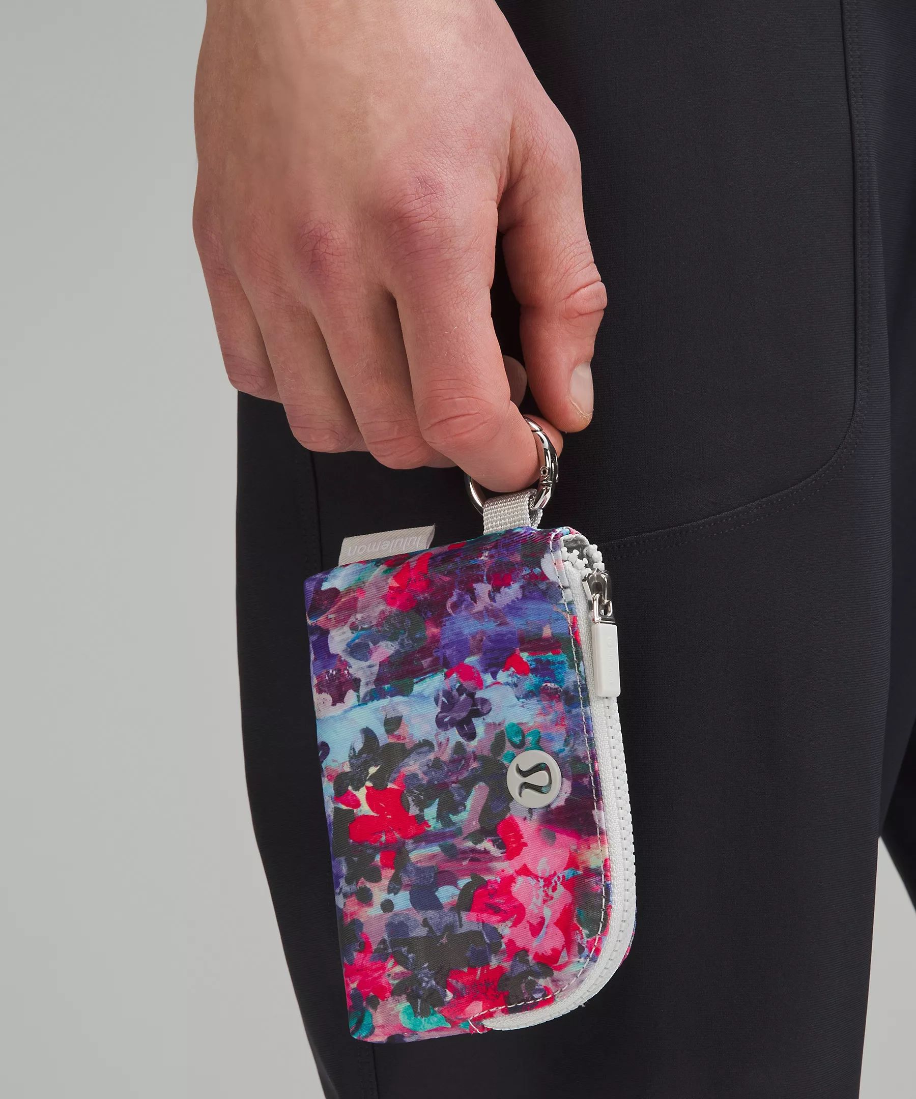 Clippable Card Pouch | Lululemon (US)