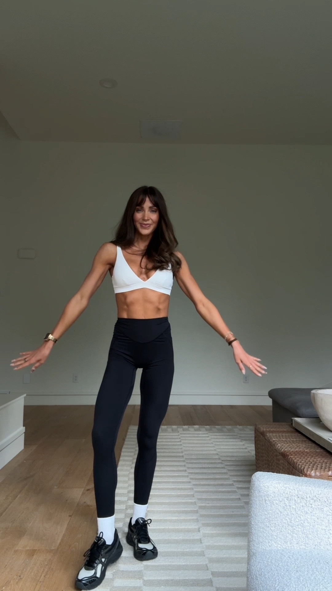 Clean black and white look 

Bra xs
Leggings xs

#LTKActive