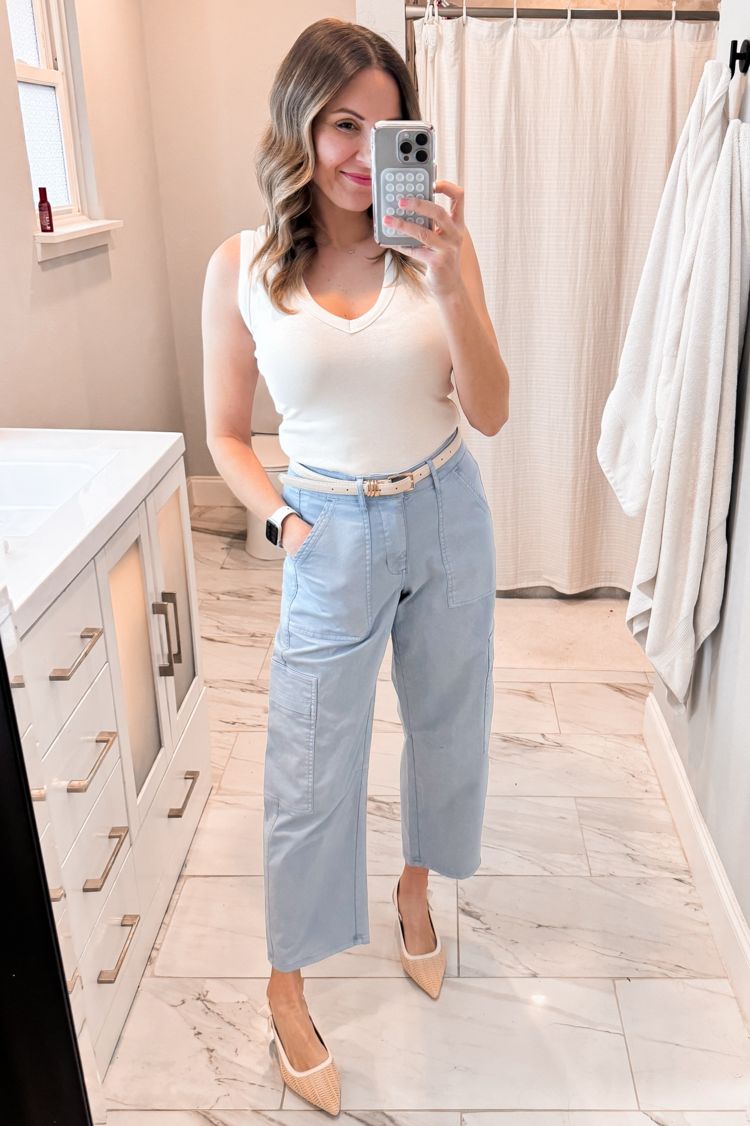 Top - small
Pants - 2
Shoes - 6.5 (size down 1)



#LTKSeasonal #LTKStyleTip #LTKFindsUnder50