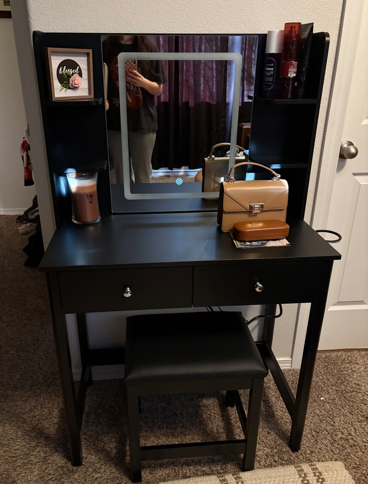 Black vanity table 🫶

#LTKselfcare #LTKBeauty #LTKmorningroutine