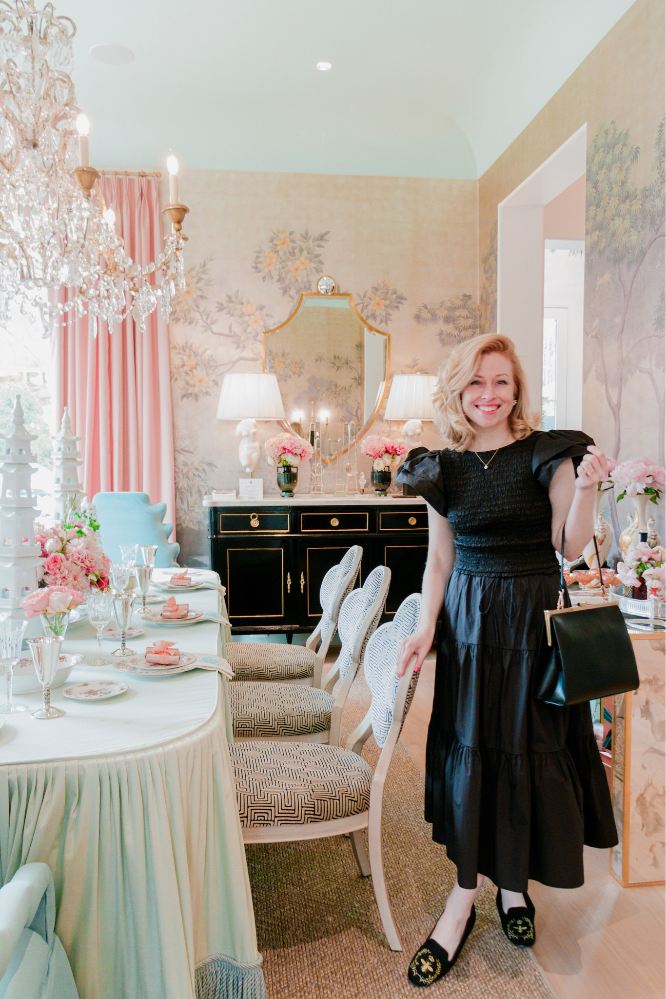 My amazingly cozy look for touring the Atlanta Decorator’s showhouse was so effortlessly chic! I adore this set & these needlepoint loafers. 

#ad #trovata @trovata

#LTKparties #LTKSeasonal #LTKGiftGuide