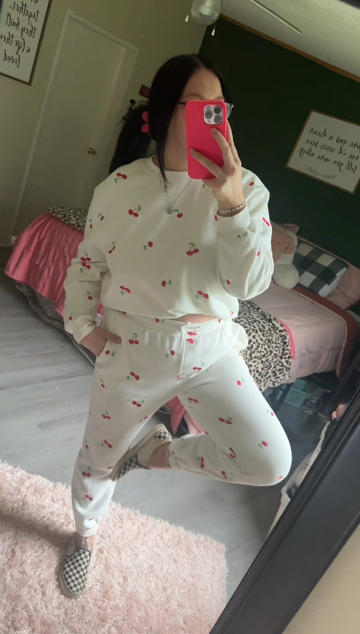 Comfy and cozy outfit for a midsize mom on a rainy day 🍒🤍✨

#LTKActive #LTKMidsize #LTKStyleTip