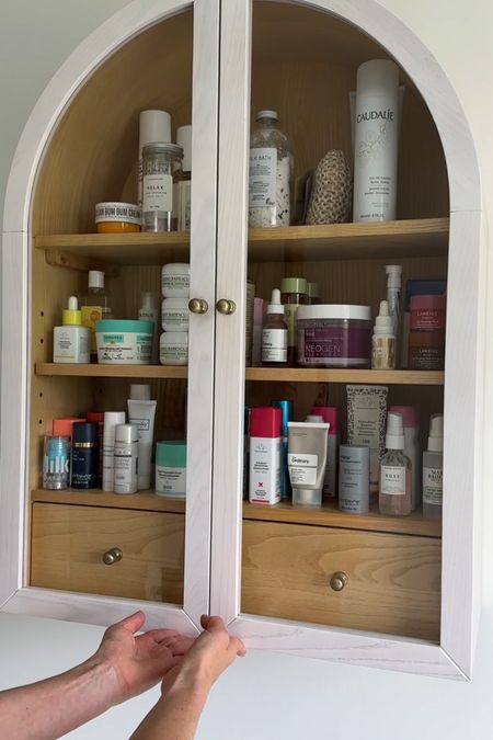 The perfect addition to your bathroom wall if you don’t have a medicine cabinet 

#LTKbeauty