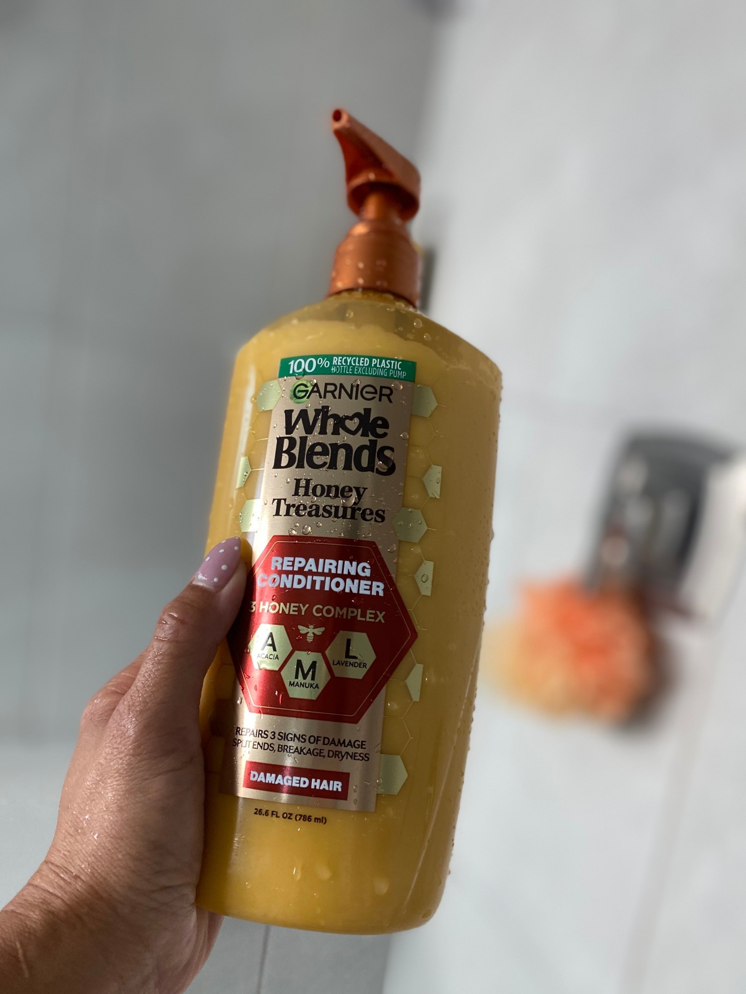 #ad Bad hair day? Not today! Garnier Whole Blends Honey Treasures is like a sweet treat for your strands. 🍯 With three blends of honey, it helps repair and strengthen, so my hair goes from ‘meh’ to magical ✨ Softer, shinier and healthier! It’s giving affordable luxury.
@target @garnierusa #ad #TargetPartner #Target #garnierpartner #garnierwholeblends #TargetStyle

#LTKOver40 #LTKBeauty