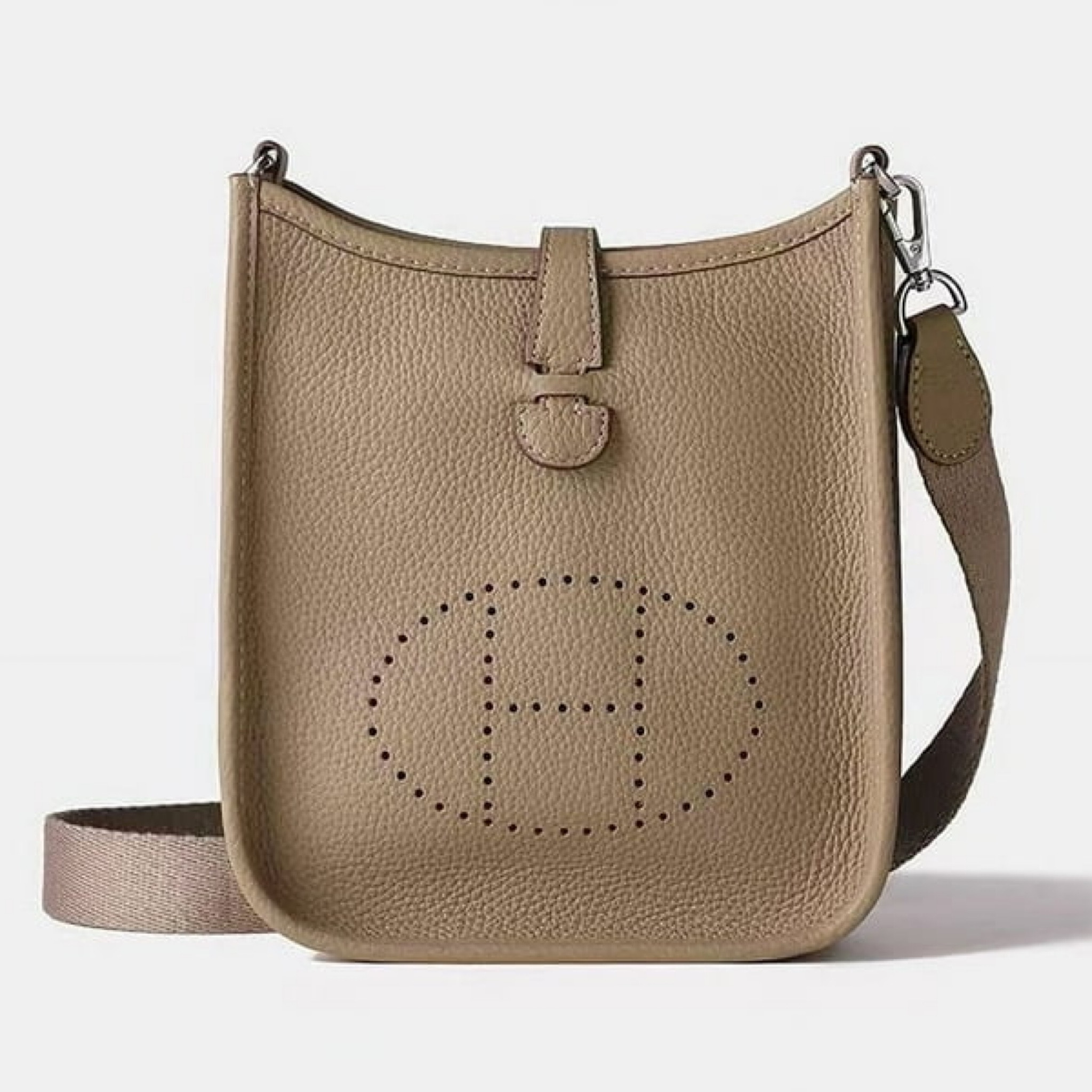 Walmart - leather layer cowhide crossbody bag - elephant gray
(Haven’t reviewed at this time, will update review once completed) 


#LTKHoliday #LTKWatchNow #LTKGiftGuide