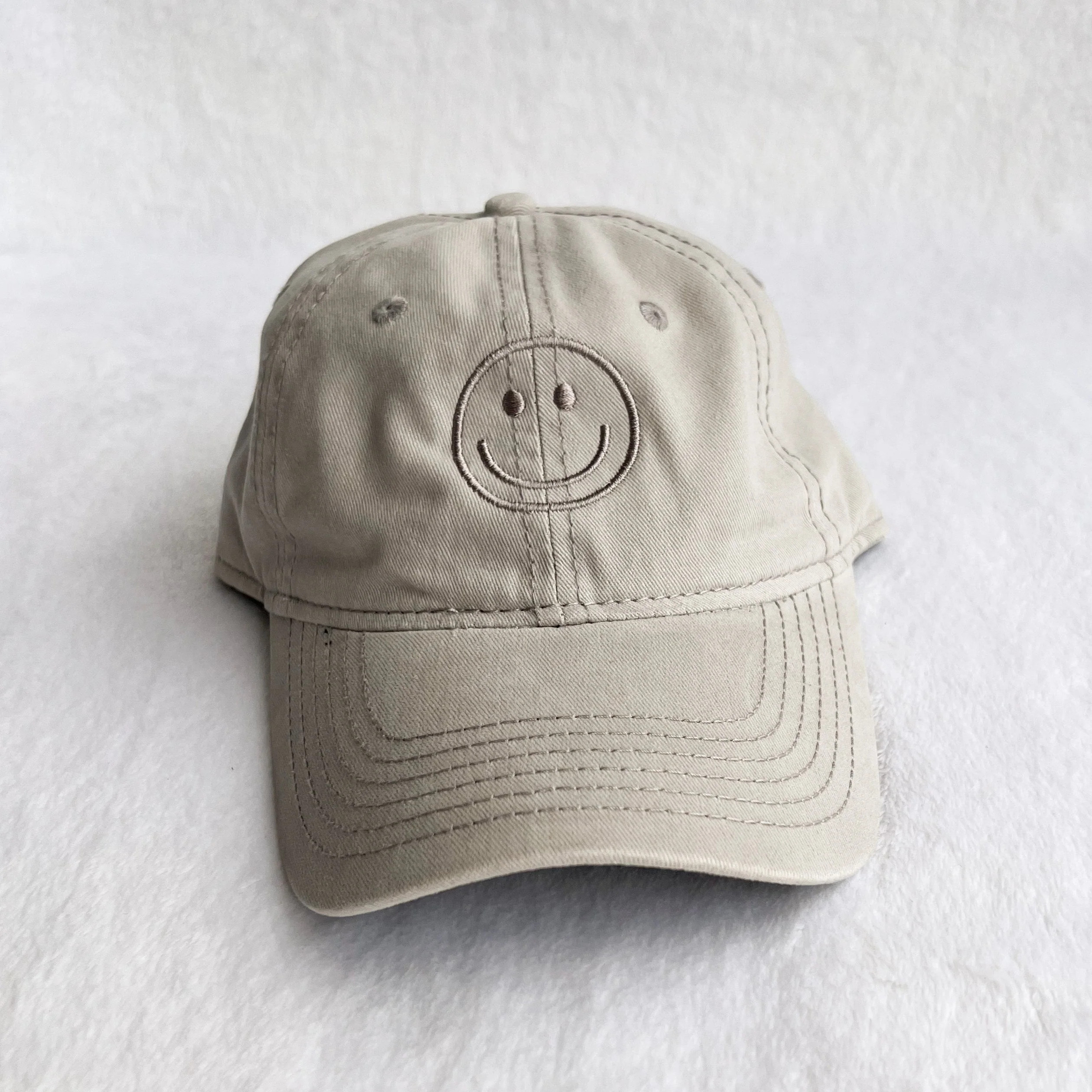 smiley face hat | grey | Reef rain aria