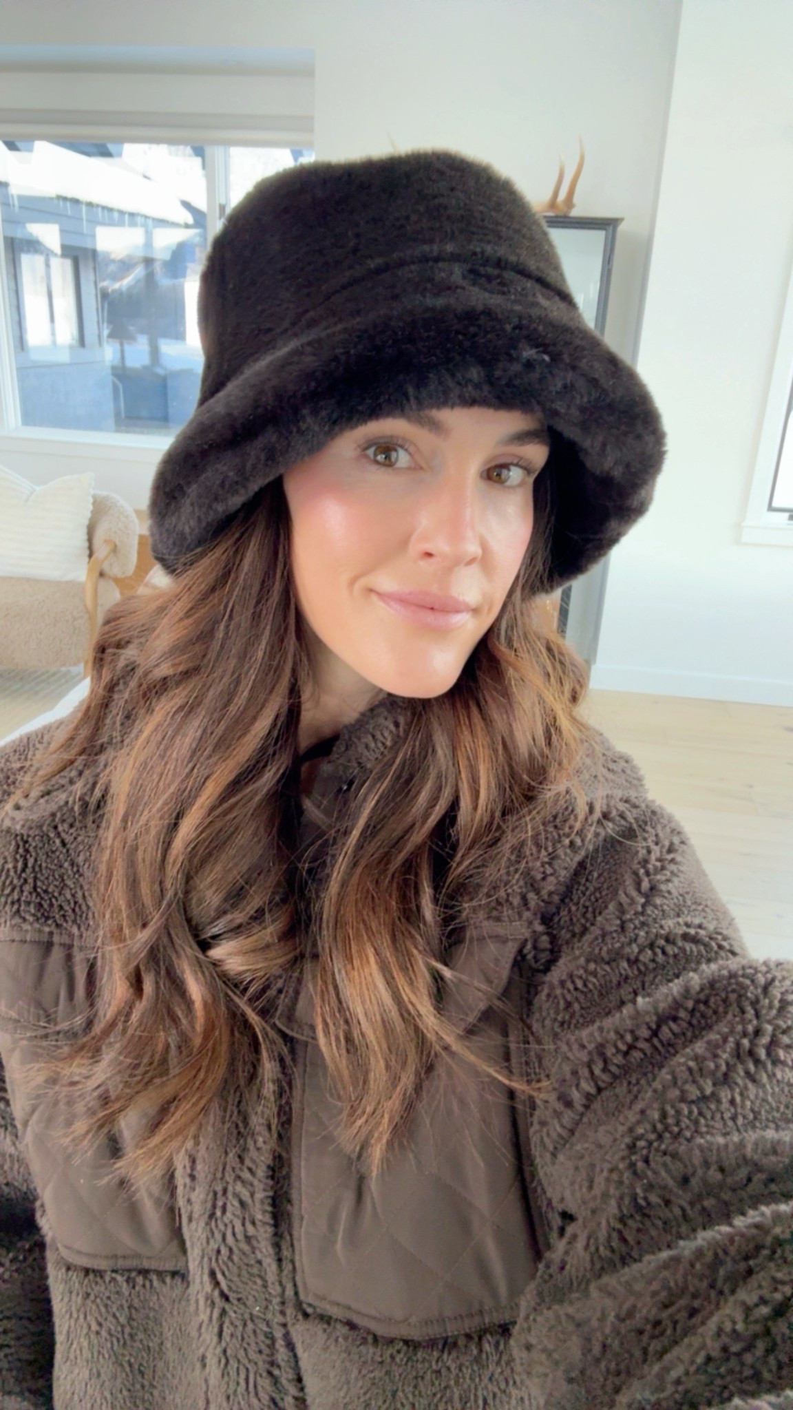 Winter fur hat and clean low toxic makeup 💁🏻‍♀️

#LTKootd #LTKBeauty