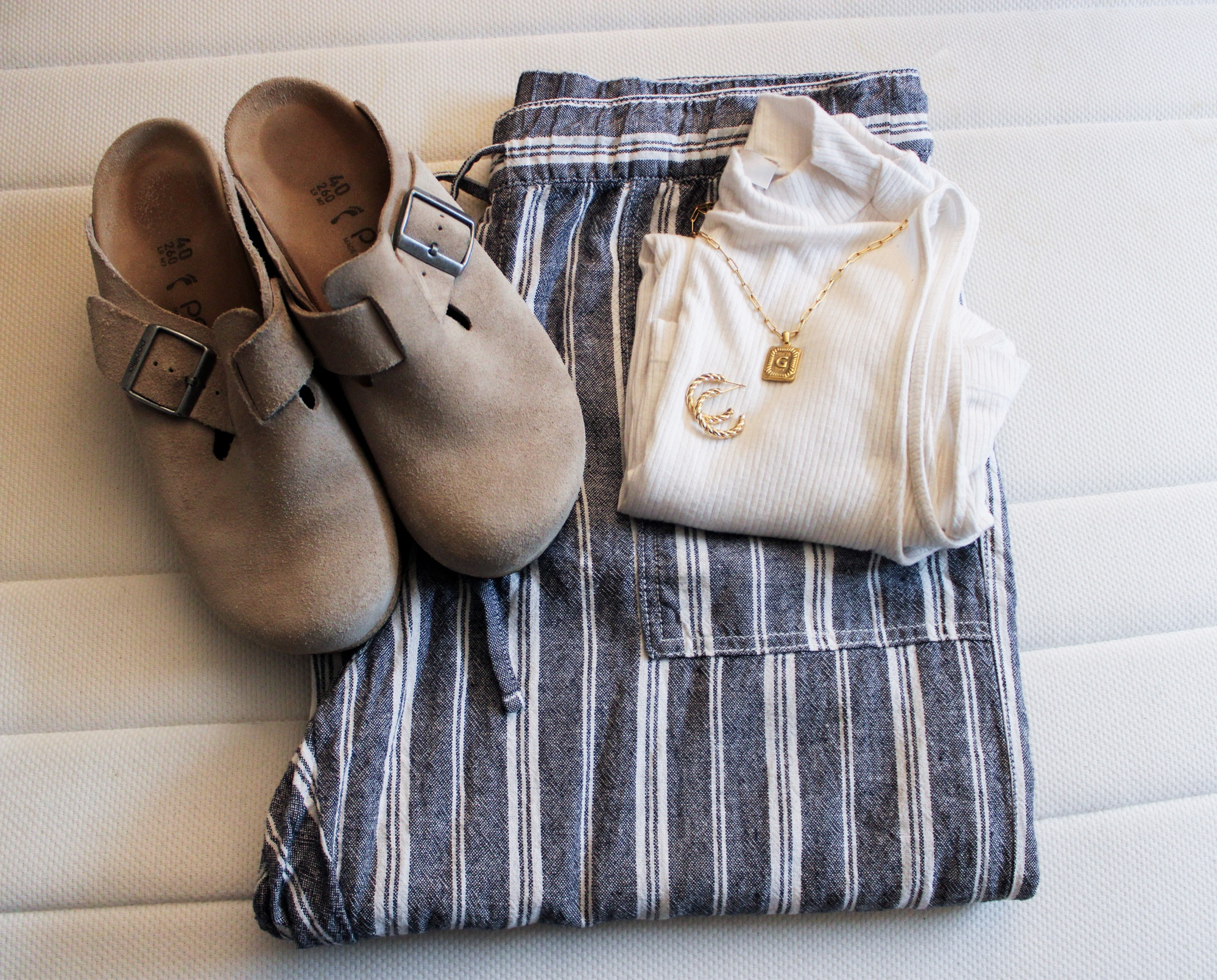 Details that make all the difference ✨ 

Capturing the essence of elegance in every little piece. 

#Flatlay #DetailsMatter #StyledPerfection #AestheticsOnPoint

#LTKMidsize #LTKStyleTip #LTKSeasonal