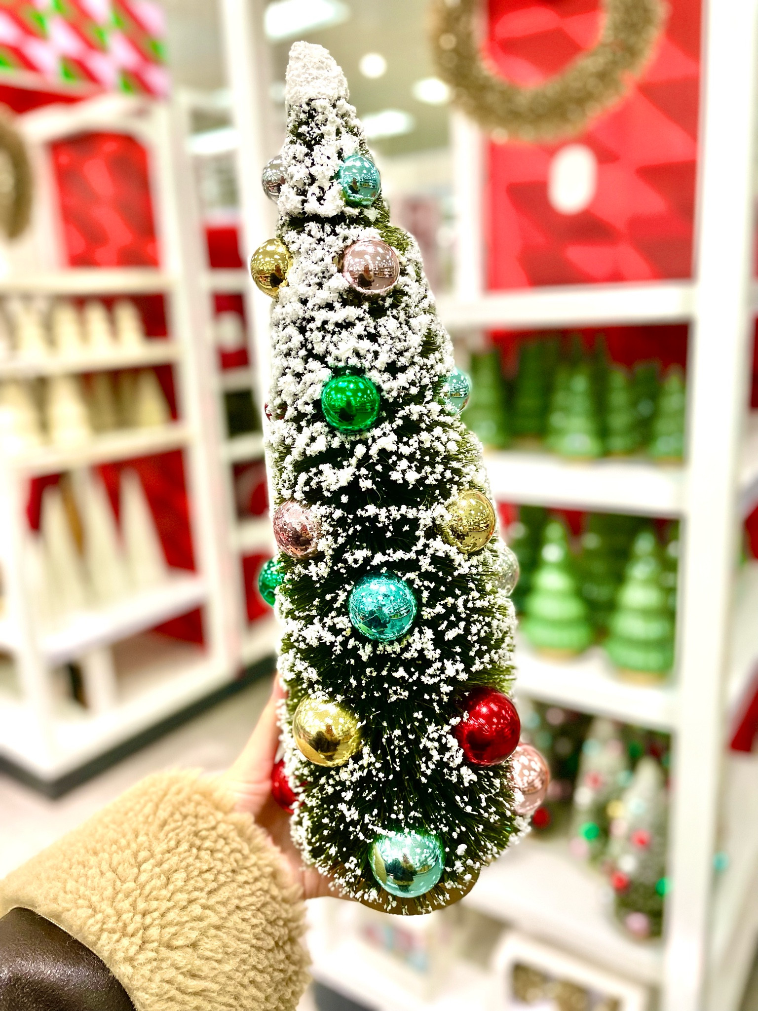 Target Threshold’s ornament bottle brush Christmas tree decor!!🎄

#LTKhome #LTKHoliday #LTKSeasonal
