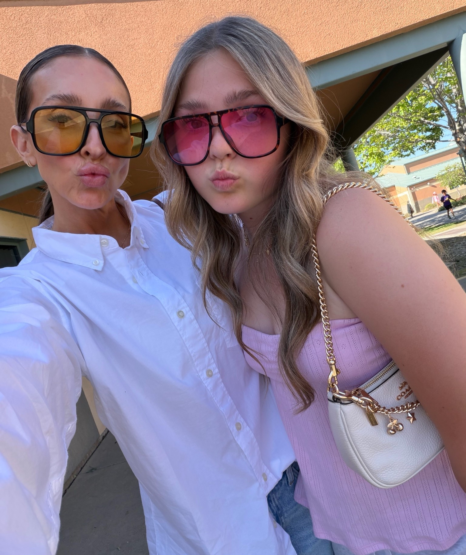 a moment for the sunnies 😎

#LTKmomlife #LTKSeasonal #LTKdayinmylife