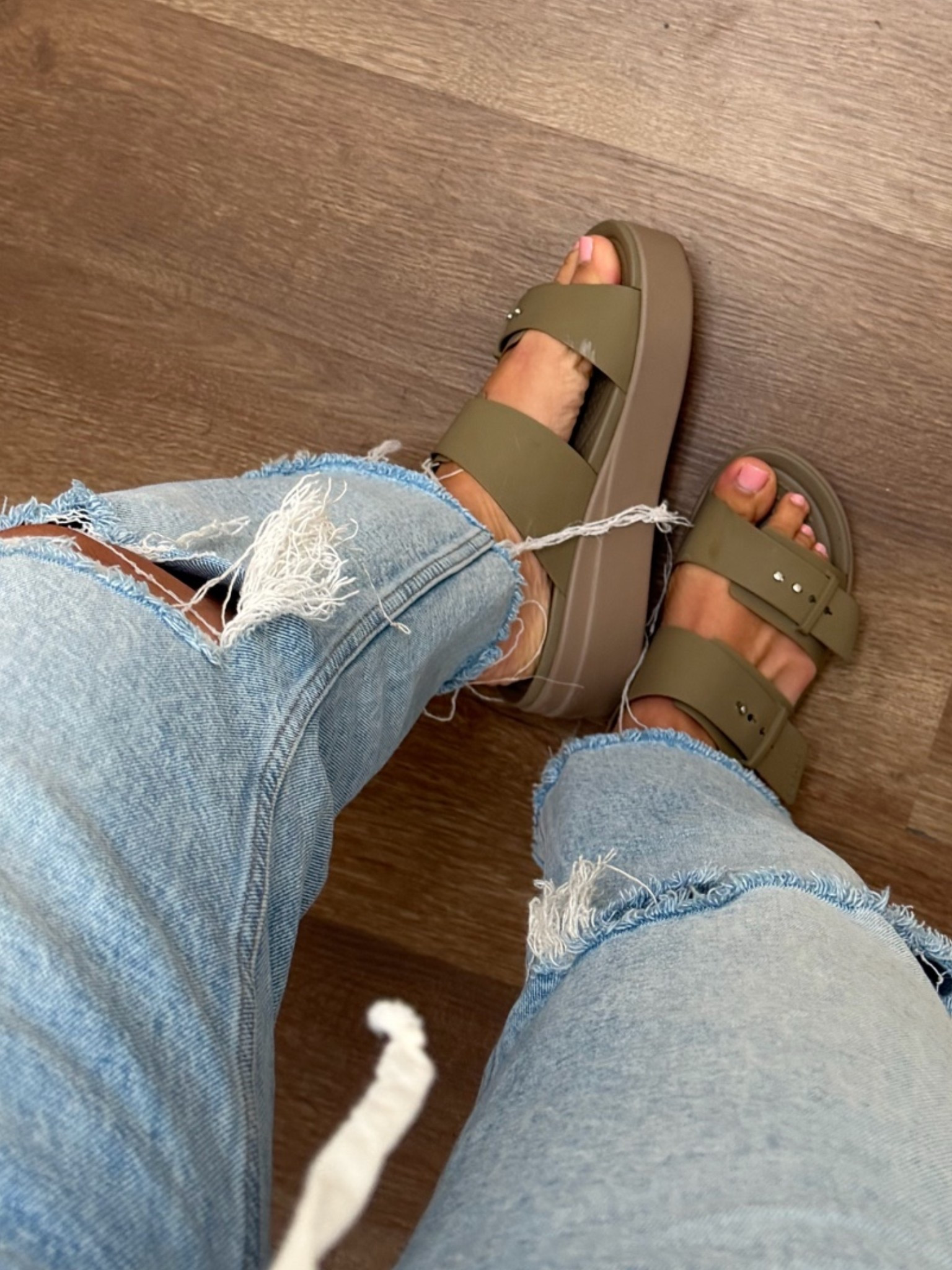 You NEED these sandals!!!

#LTKootd #LTKmomlife #LTKgrwm