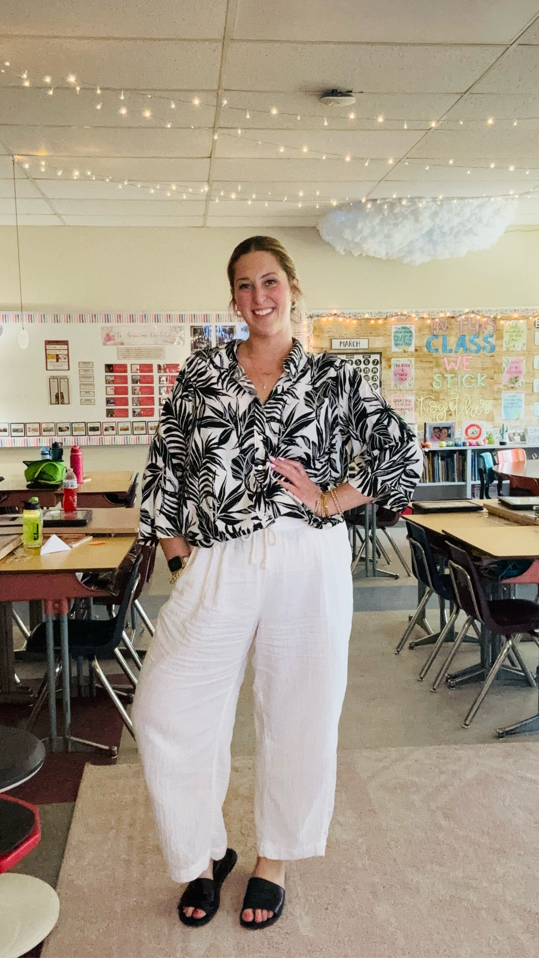 A little Hawaiian vibe for today’s theme! 
Wearing a size large in the pants  

#LTKootd #LTKMidsize