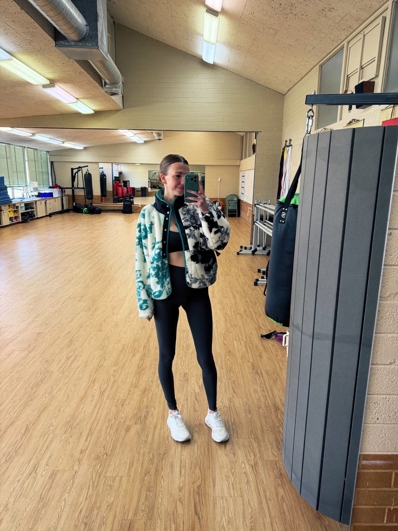 FREE PEOPLE HIT THE SLOPES JACKET! Extra 25% off all sale

#LTKfitnessgoals #LTKSaleAlert #LTKmorningroutine