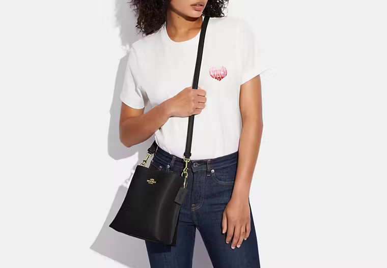 Mollie Bucket Bag 22 | Coach Outlet US