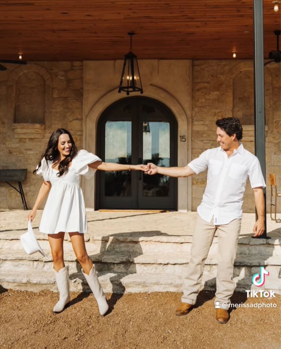 Engagement shoot outfit 