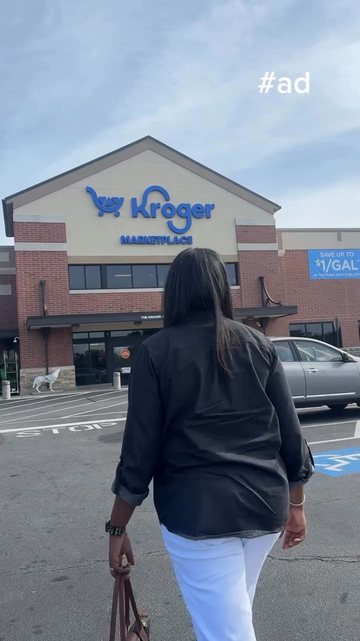 #ad Graduation gifting made easy. 🎓✨Buying a gift card from Kroger while earning 2X fuel points just by using your Kroger Plus Card or Alternate ID is such a smart move-because every grad can use a little extra gas money these days. 🙌🏾 Pair it with a cute gift basket filled with their faves (snacks, self-care, dorm or apartment essentials) and you’ve got a thoughtful + practical gift they’ll actually use. 💛 Simple, useful, and still feels personal, just how we like it! @krogerco #krogerpartner #krogergiftcards #grauation2x