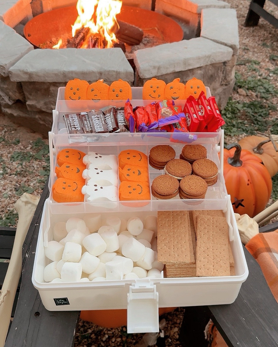 This organizer is the PERFECT way to bring s’mores to the firepit! So convenient 🍫🎃🪵