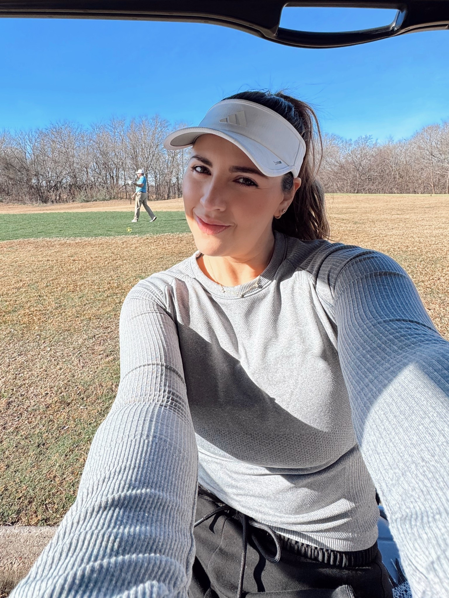 Old navy gold outfit ⛳️// activewear // longe sleeve active top // joggers 