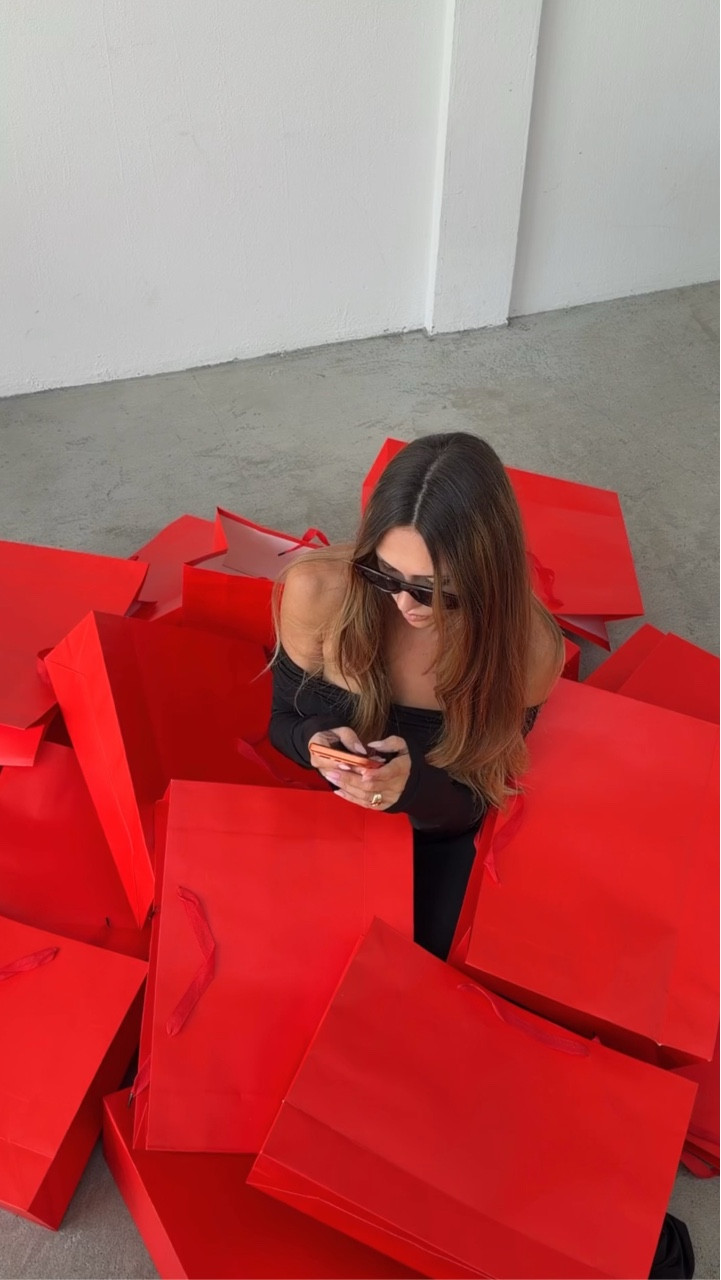 Holiday shopping mode activated 👏🏻❄️ If you hear tapping, it’s just us picking up gifts… and slipping a few things for ourselves. Our faves are all linked for you! 🛍️ 

#myfave #diveintorealm #favethebrand #goodforyoucreamer

#LTKCyberWeek #LTKGiftGuide #LTKHoliday