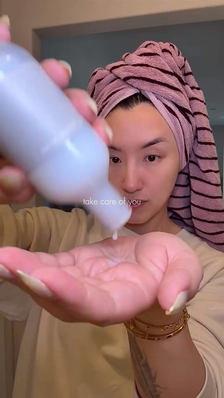 Self Care over 40 ✨
Sunday resets are my favorite way to slow down, give myself grace, and nourish both inside and out. Luckily, my skincare obsession doubles as self-care too 😌

Here’s my Sunday ritual that leaves me glowing and grounded:
1️⃣ Celimax Milky Toner
2️⃣ Kiehl’s Iris Extract Essence
3️⃣ Celimax Noni Ampoule
4️⃣ Celimax Dark Spot & Pore Treatment
5️⃣ Guyu Brightening Serum Oil
6️⃣ Biodance Bio-Collagen Real Deep Mask
7️⃣ L’anza Keratin Healing Oil Hair Masque

Not every day allows for full indulgence, but when you can — make it count 💕 

#SelfCareOver40 #SundayReset #Over40Beauty #GlowingSkinOver40 #SkincareRoutine #AgelessBeauty #SelfCareSunday #SkincareObsessed #BeautyOver40 #SkincareThatWorks

#LTKOver40 #LTKBeauty #LTKStyleTip