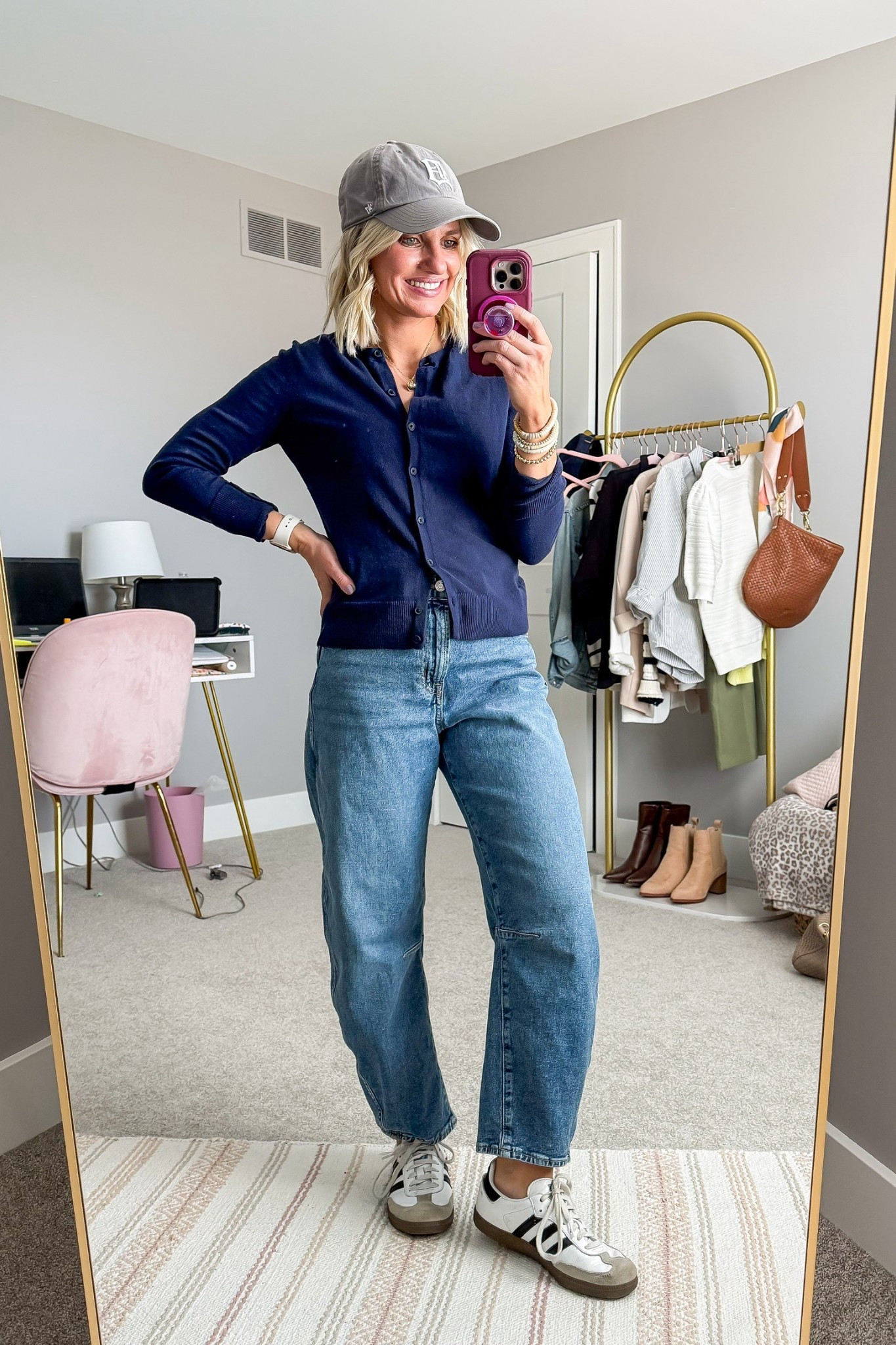 Casual barrel jeans outfit idea. 

#LTKootd #LTKOver40 #LTKmomlife