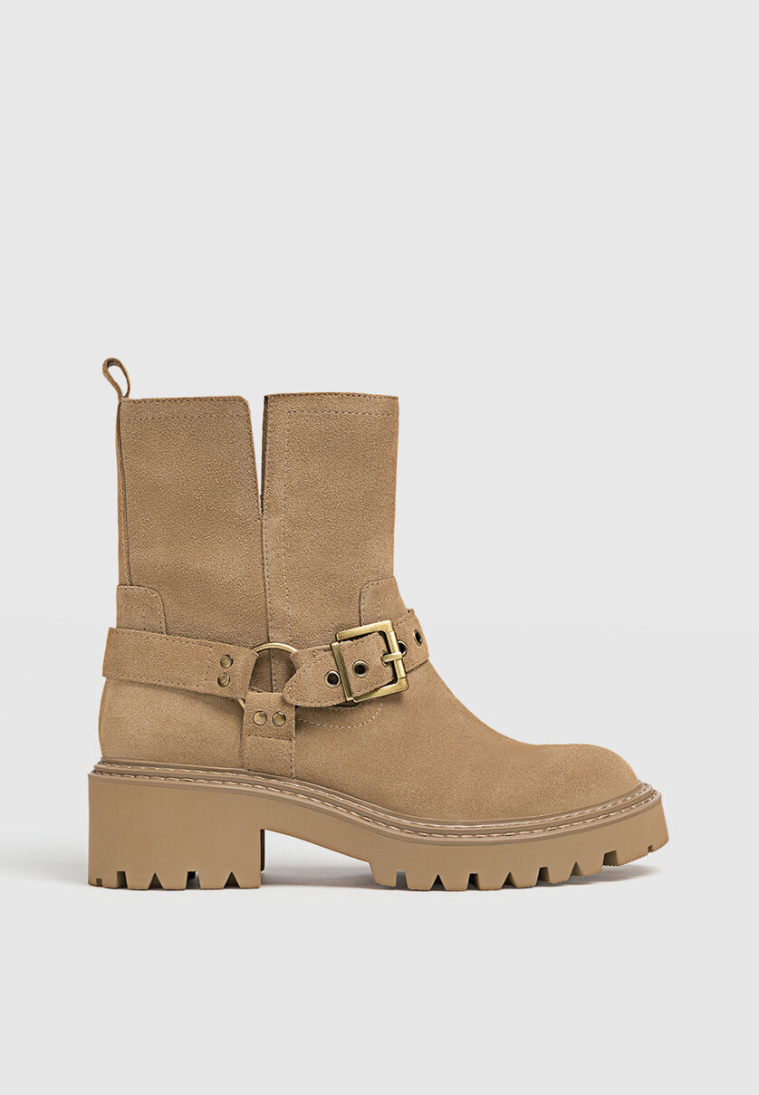 Flat leather biker ankle boots | Stradivarius (UK)