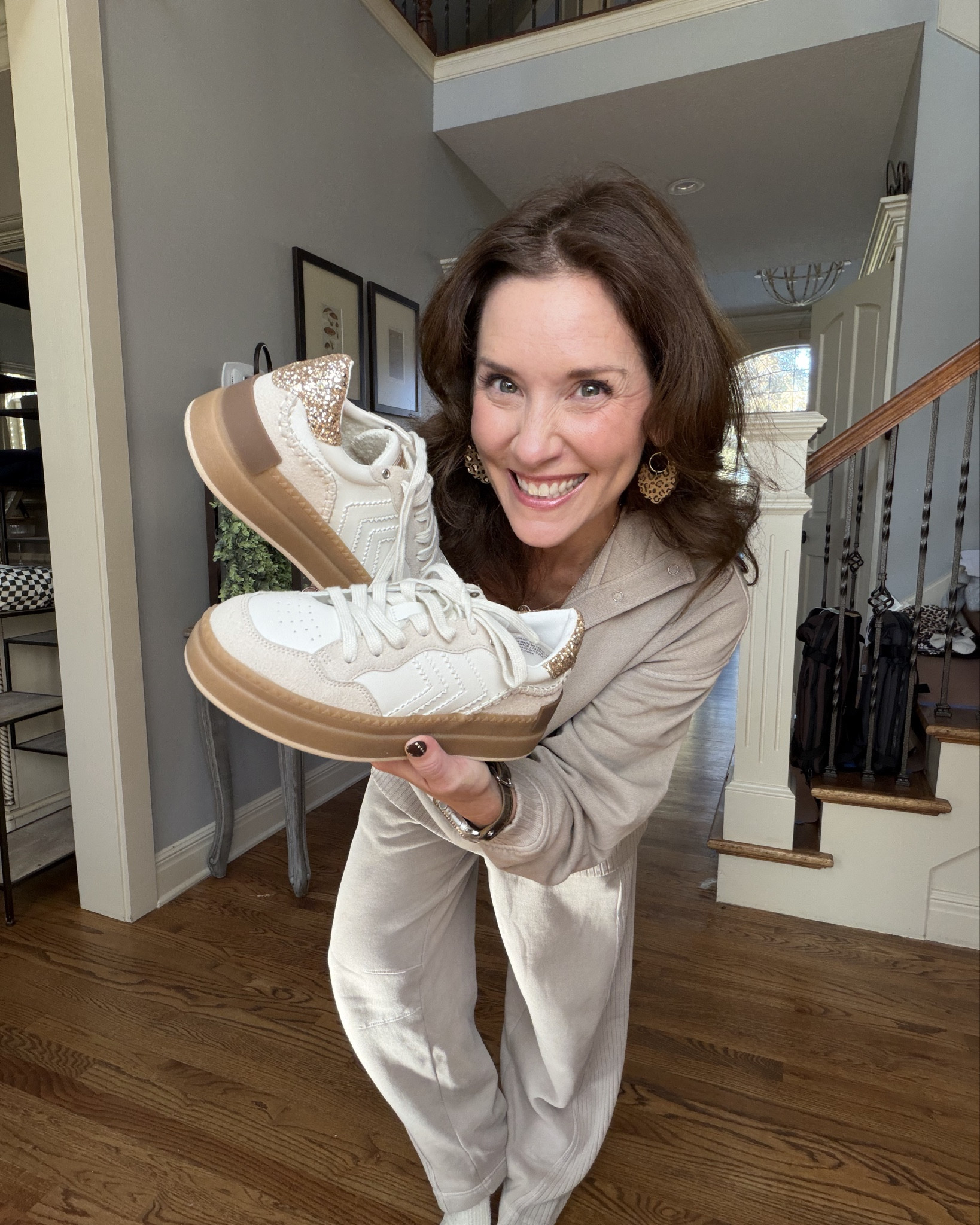 These platform tennis are everything!!! 🤍

Paired with these two piece set from @Aerie 


Adorable haul from @yellowbox love these shoes! 

20% off for limited time with code:25DEC20 *FREE gift with purchase of sneakers 