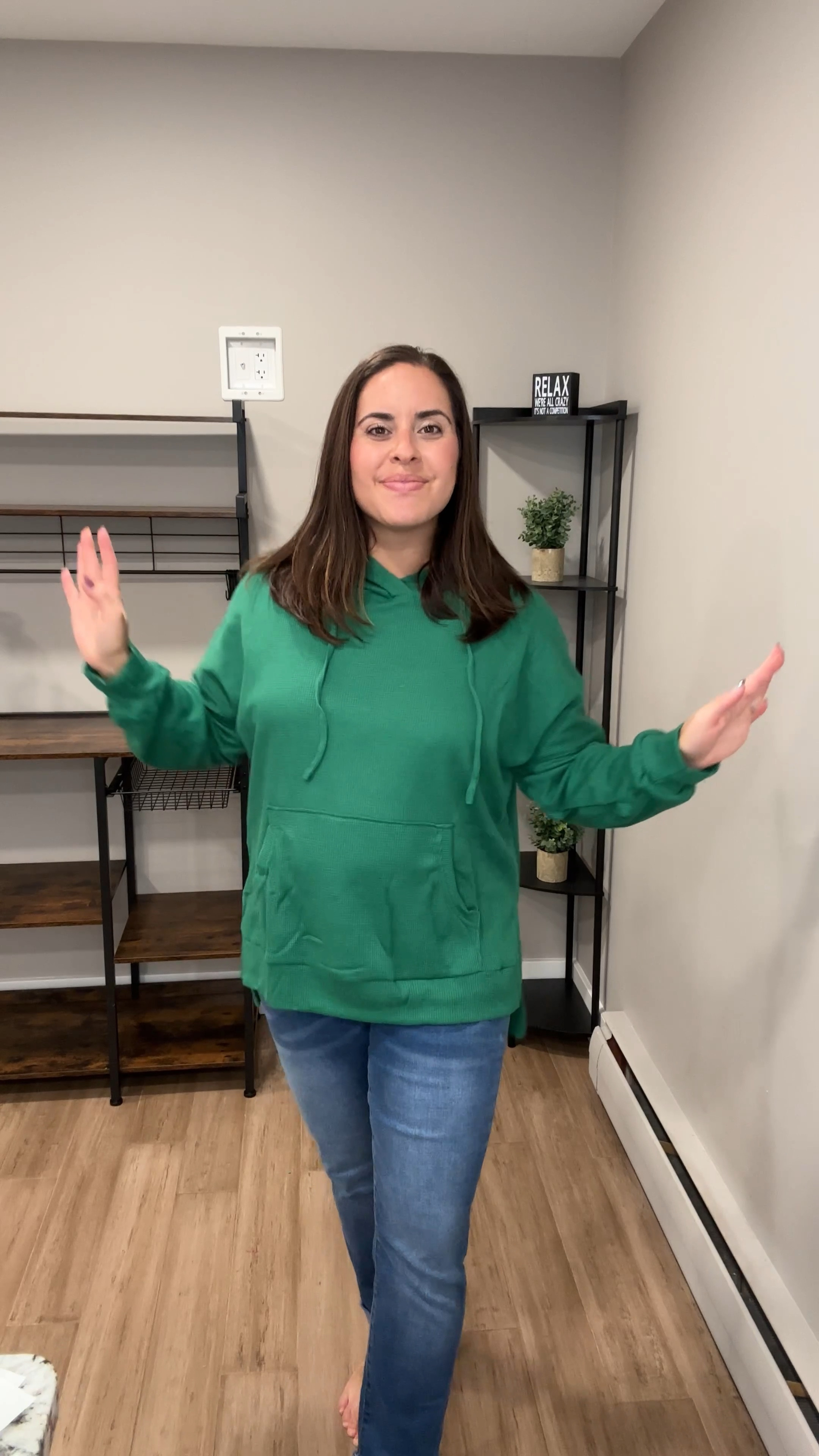 Cute outfit for fall on my mid size body
Oversized sweatshirt size L
Skinny jeans size L

#LTKMidsize #LTKVideo #LTKFindsUnder50