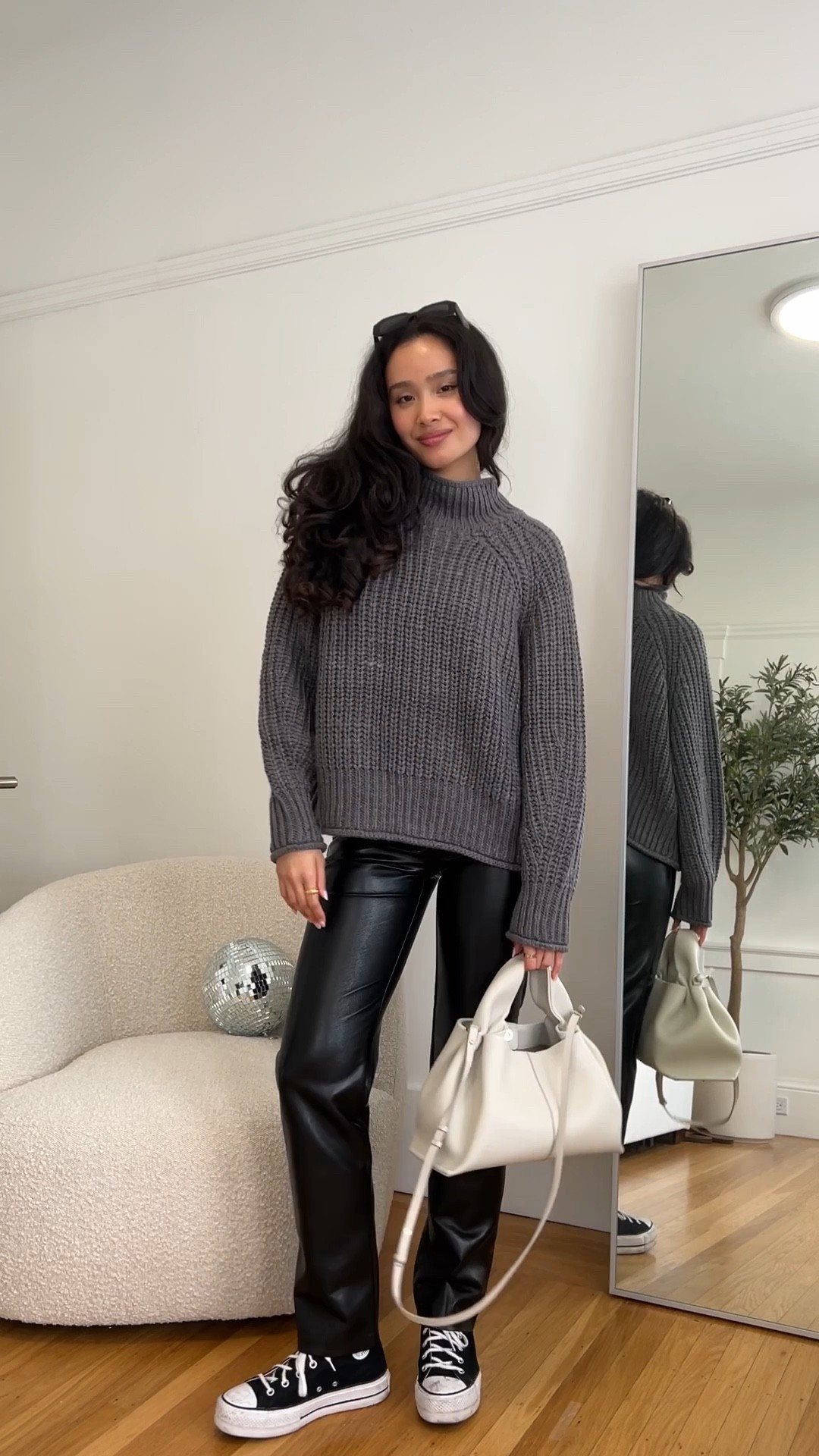 casual fall outfit inspiration

top: h&m
pants: aritzia
shoes: converse
bag: polene paris

#LTKstyletip #LTKSeasonal #LTKfit