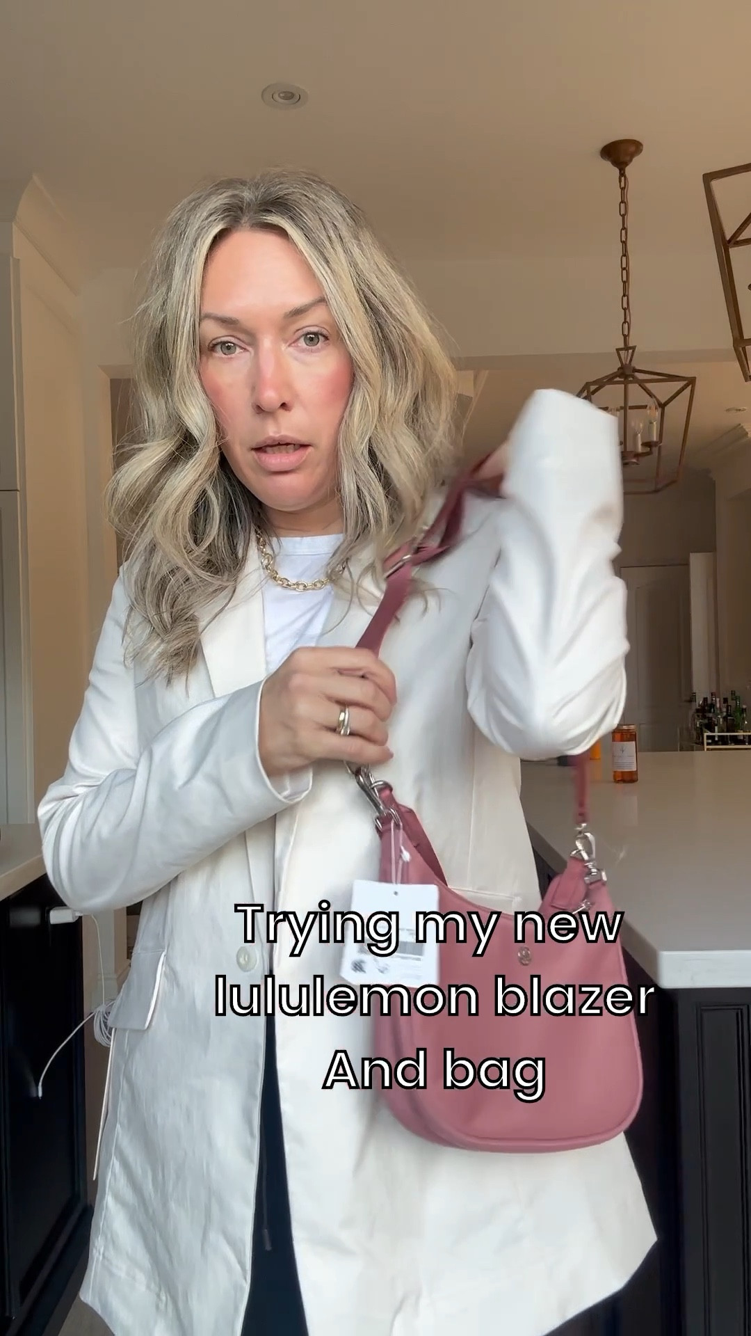 Blazer size medium but need a small. Bag is a crossbody or shoulder bag. Full zipper and washable. Great for travel  

#LTKsale #LTKcanada #LTKsummer