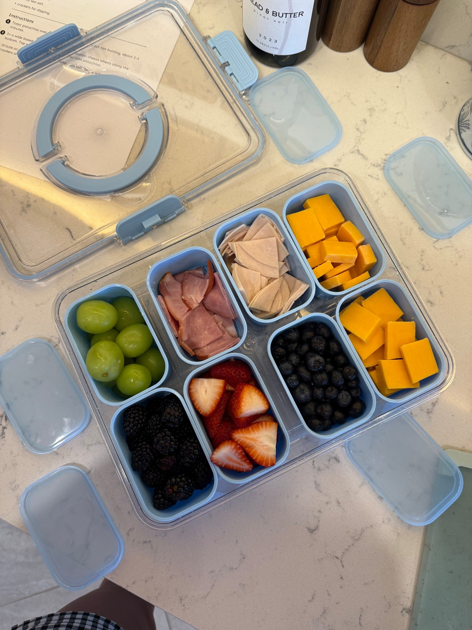 Beach day snack container 🍓


Pool day eesentials, beach day essentials, kid snack carriers 