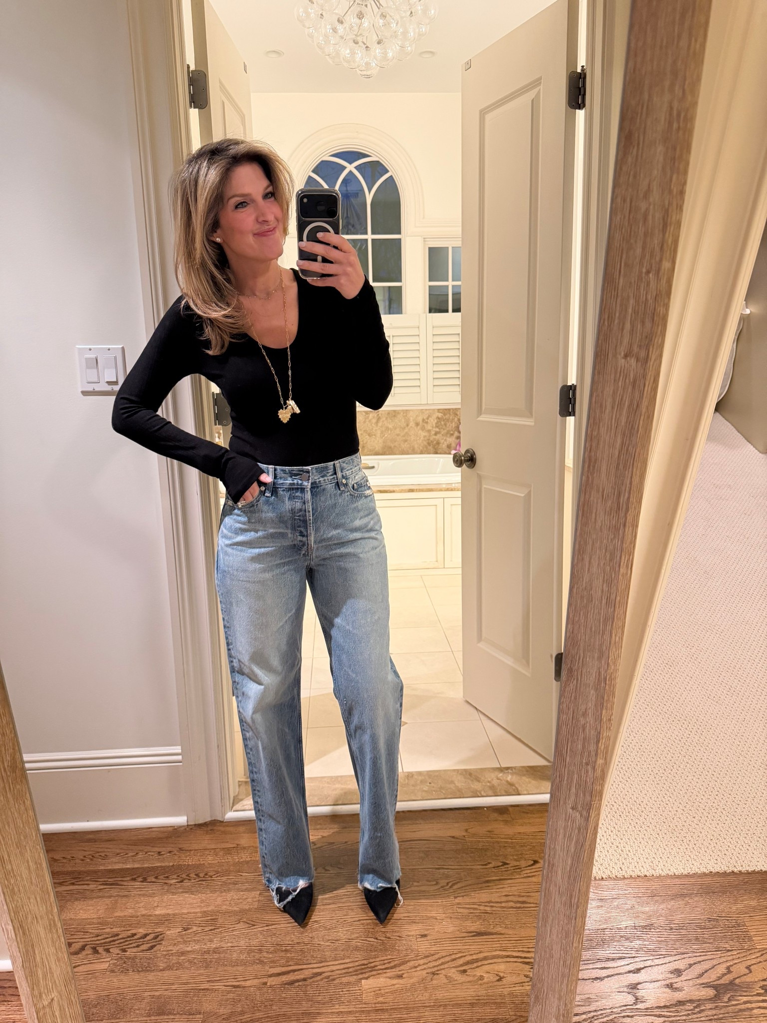 #OOTN - the jeans are 25% off!

#LTKSeasonal #LTKmomlife #LTKSaleAlert