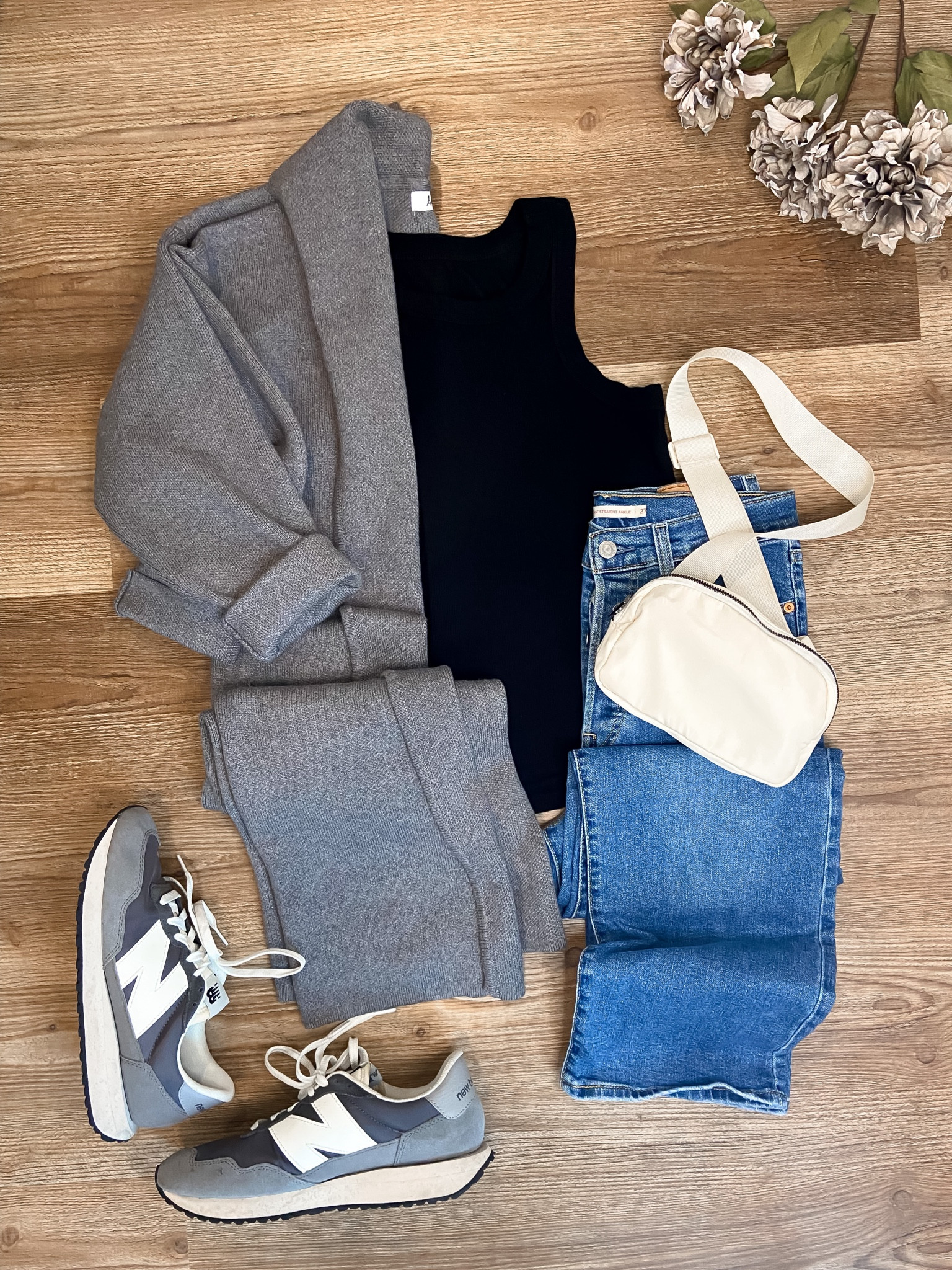 Such a cozy aesthetic outfit!!!

#LTKfindsunder100 #LTKstyletip