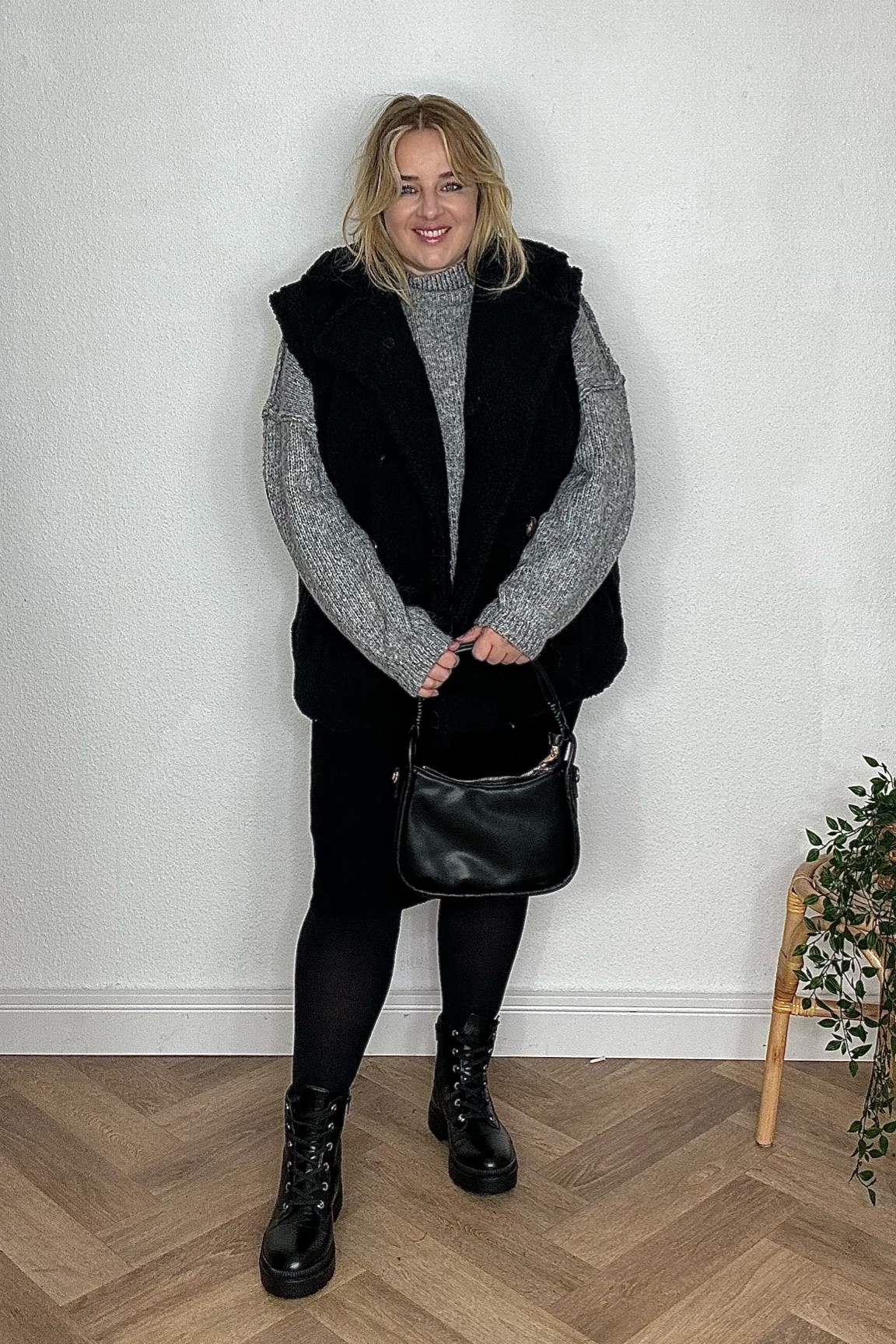 Cozy Outfit of the Day 👋🏻

#herbstoutfit #stiefel #strick #teddy

#LTKplussize #LTKstyletip #LTKcurves