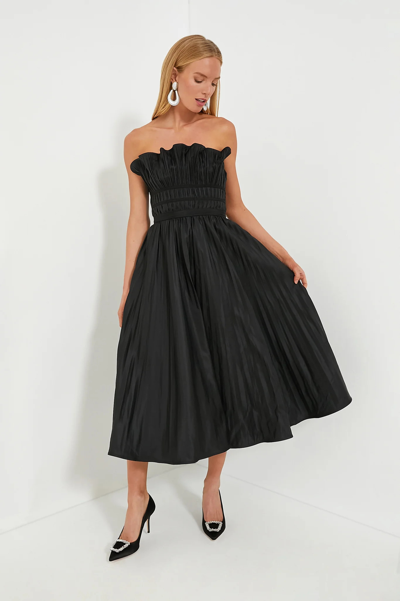 Black Pleated Maxi Dress | Tuckernuck (US)
