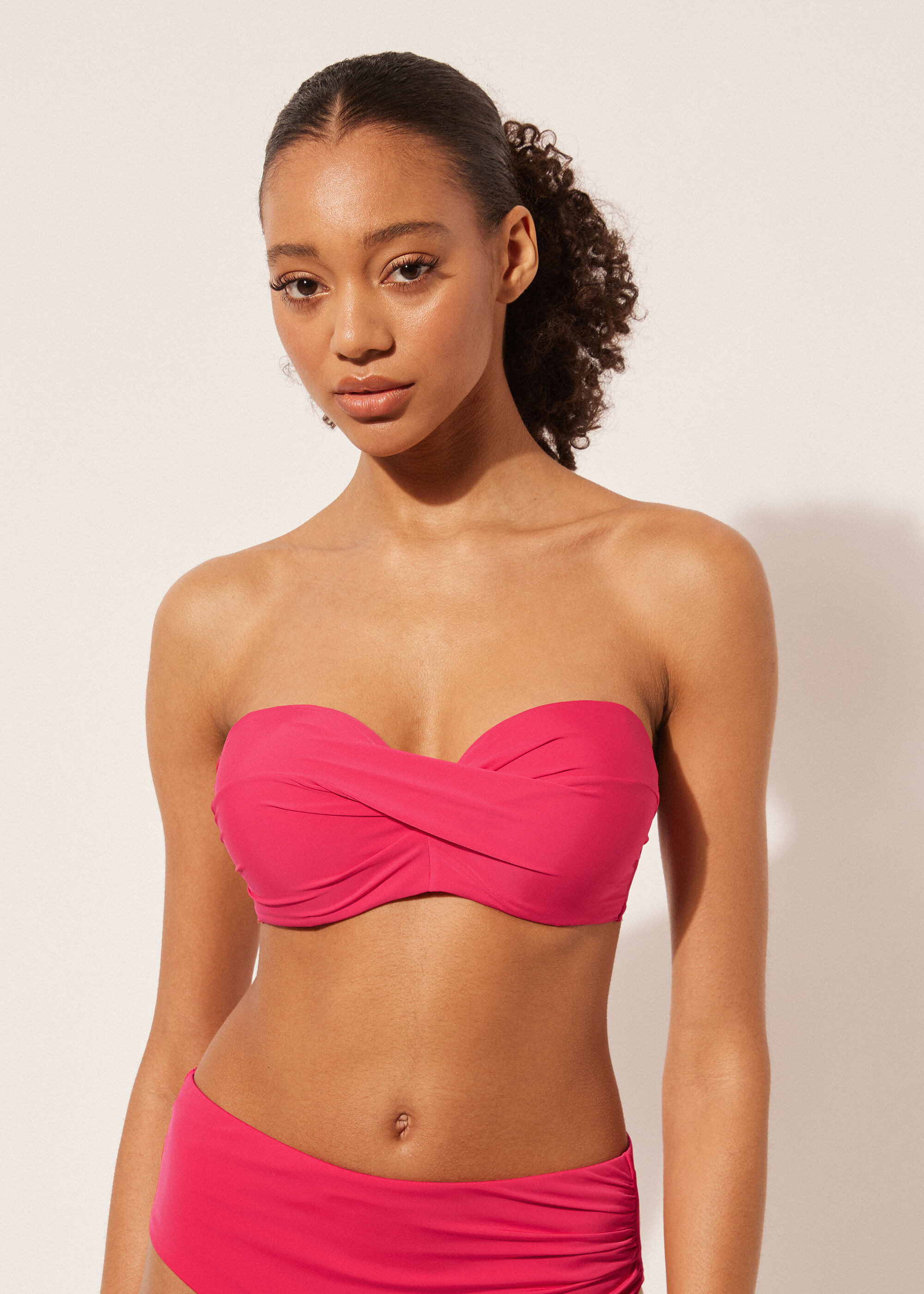 Lightly Padded Bandeau Swimsuit Top Indonesia | Calzedonia US