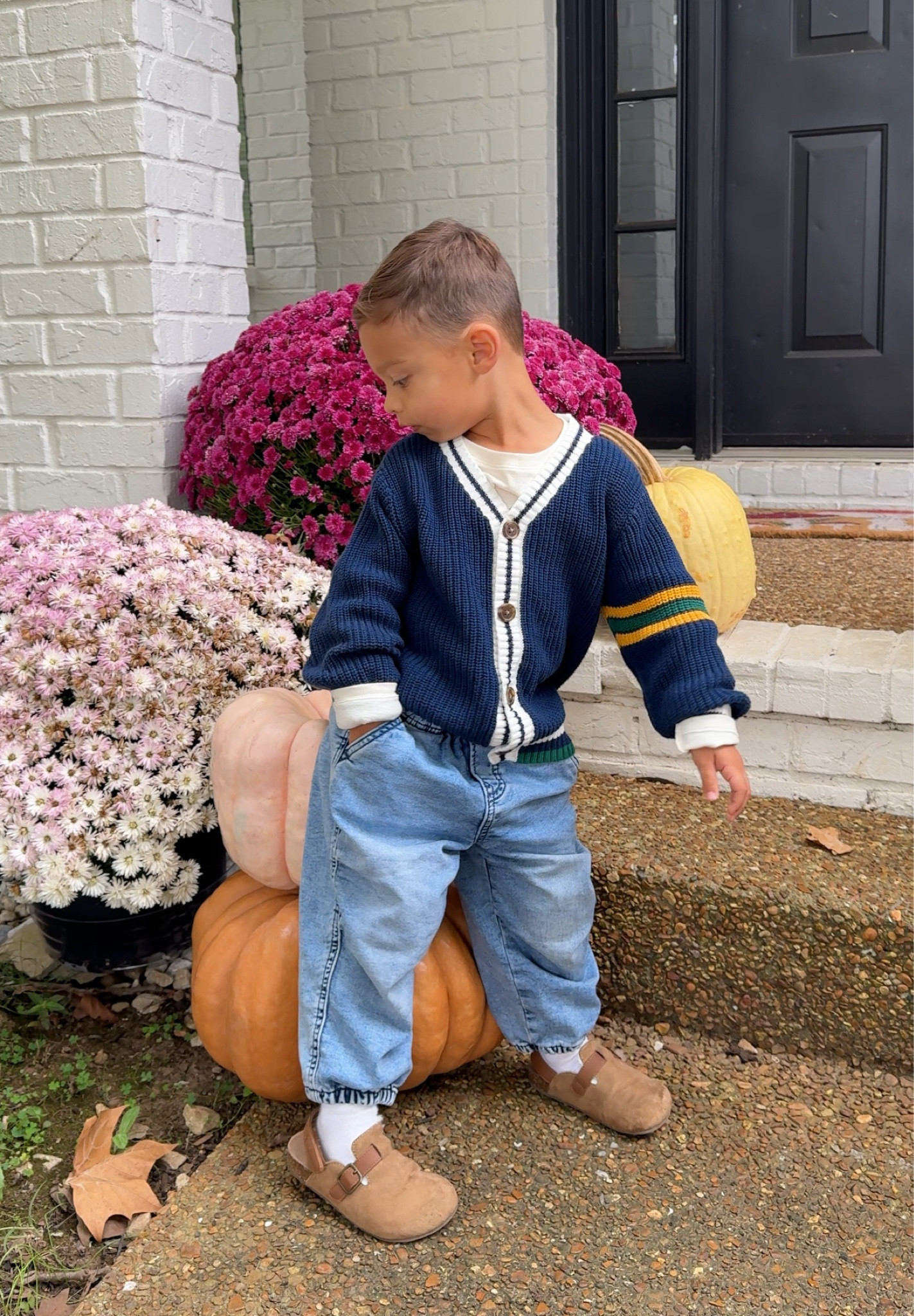 Toddler boy outfit ideas , toddler boy fall outfit, oversized toddler outfit , fall kids outfit, layered toddler look, back-to-school outfit , toddler barrel jeans , toddler clogs , sweater for boys


#LTKSeasonal #LTKKids #LTKBaby