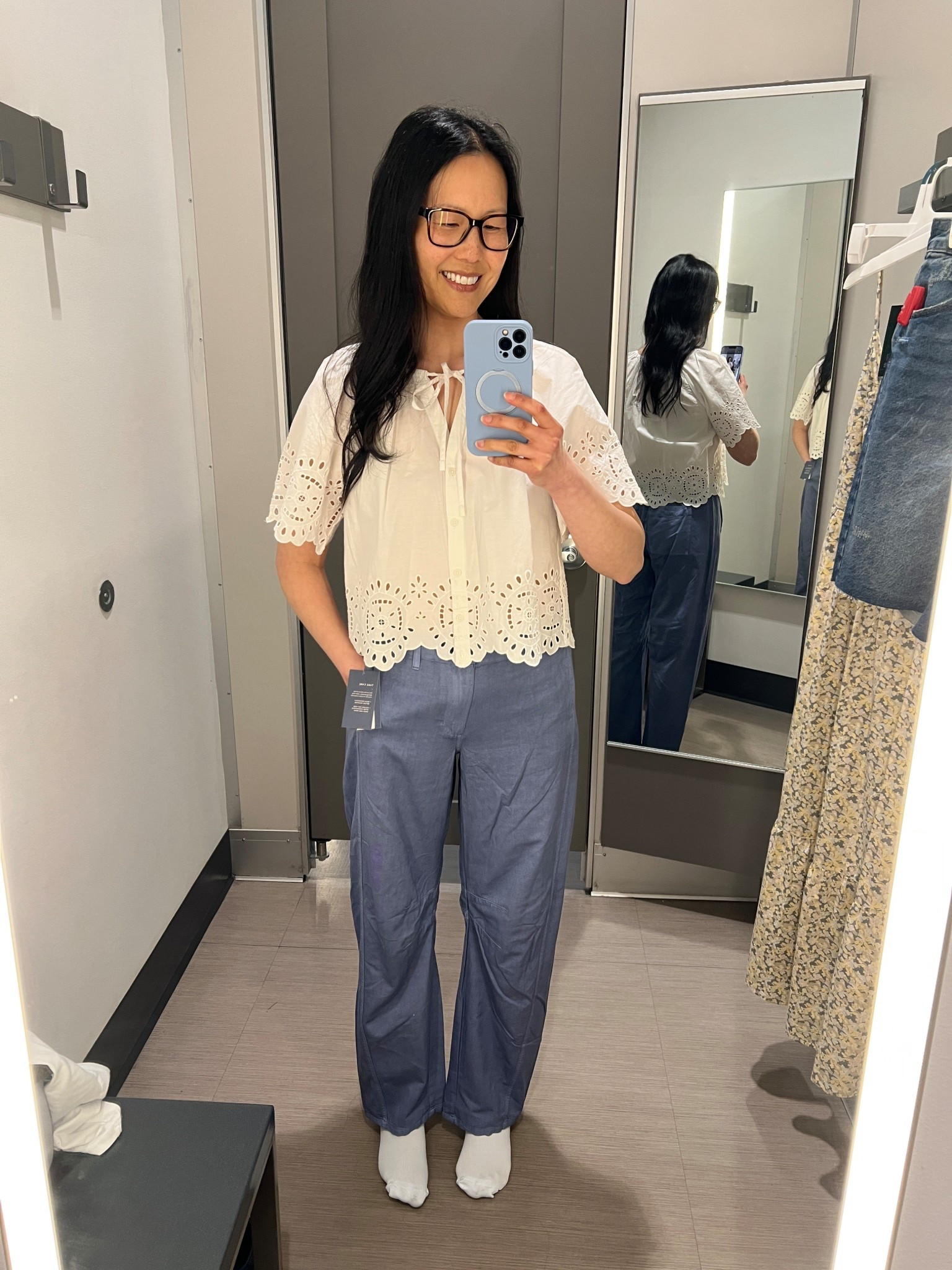 Subtle barrel leg pants, these are mid rise, not low rise like the description says, tts, wearing a 6
Eyelet blouse, tts