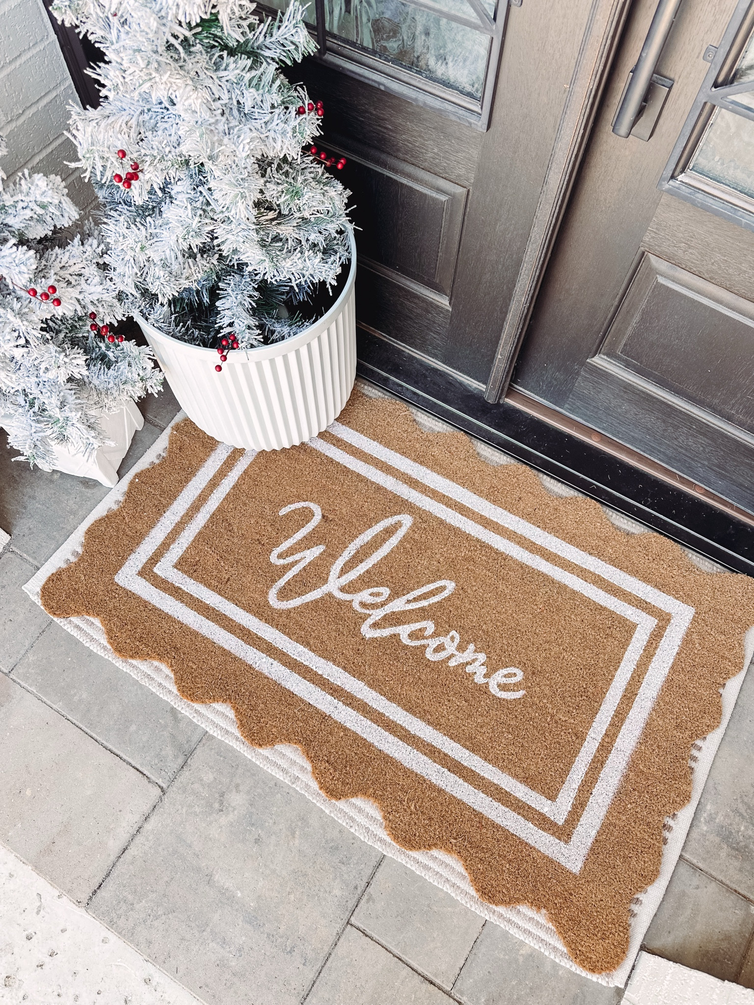 New doormat!! Obsessed with this one + it comes in 2 sizes 😍 the scallops!!

#LTKFindsUnder50 #LTKHome