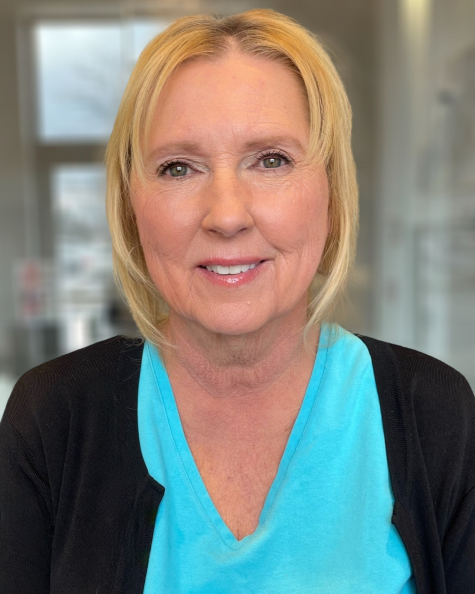 Judy is attending her daughter’s destination wedding and wanted to learn how to do her makeup for the occasion. During her 1:1 Private lesson with me at Glam Room, we talked about how to cover her rosacea, including a tinted moisturizer into her routine and how to bring out those Hazel eyes. She’s going to be traveling to a warmer climate so my product suggestions are based on that and also her more dryer skin type. 


 

#LTKStyleTip #LTKBeauty #LTKOver40