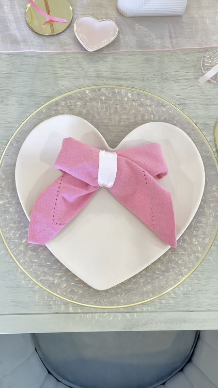 Pink bow napkins, pink heart plates, pink chargers, and pink silverware🩷 Pink Tablescape, Valentines table, Galentines Table, bridal shower decor


#LTKparties