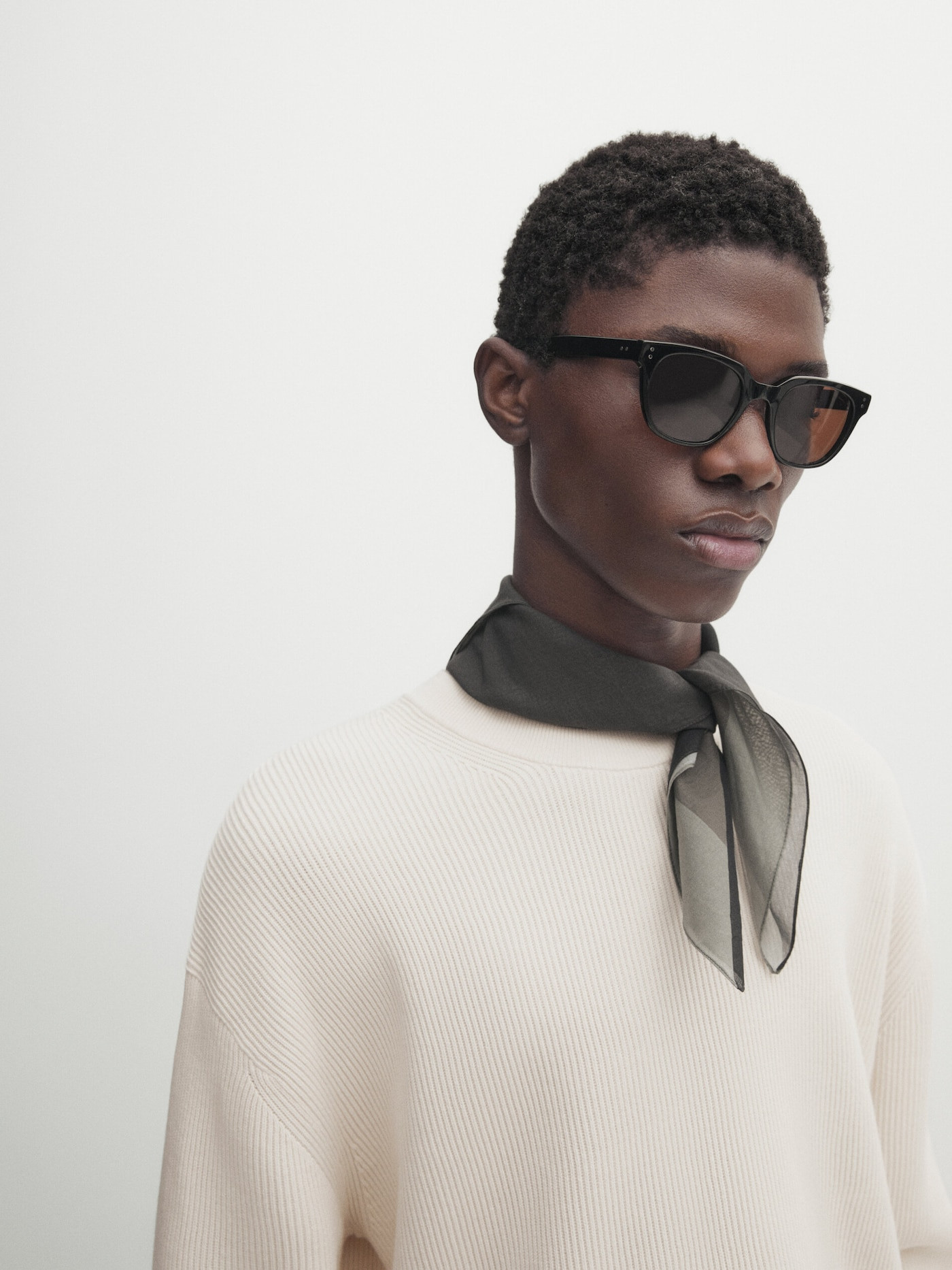 Textured crew neck knit sweater - Studio | Massimo Dutti UK