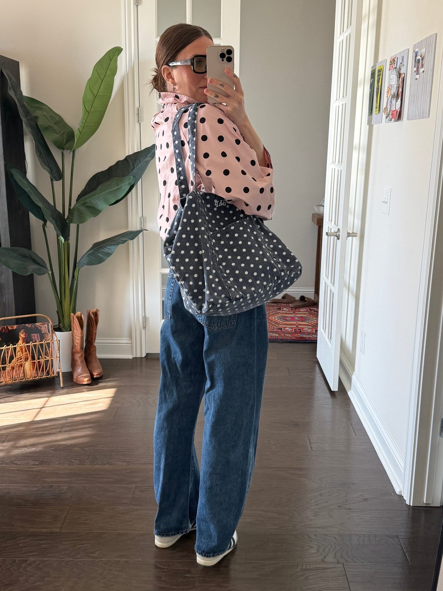 Liiiisten, a lot of the pieces are old and/or not linkable, but the reason we're gathered here today is for THIS BAG. A simple Gap tote bag that has seemingly made all my outfits way way wayyyy more fun. I cannot recommend enough!
