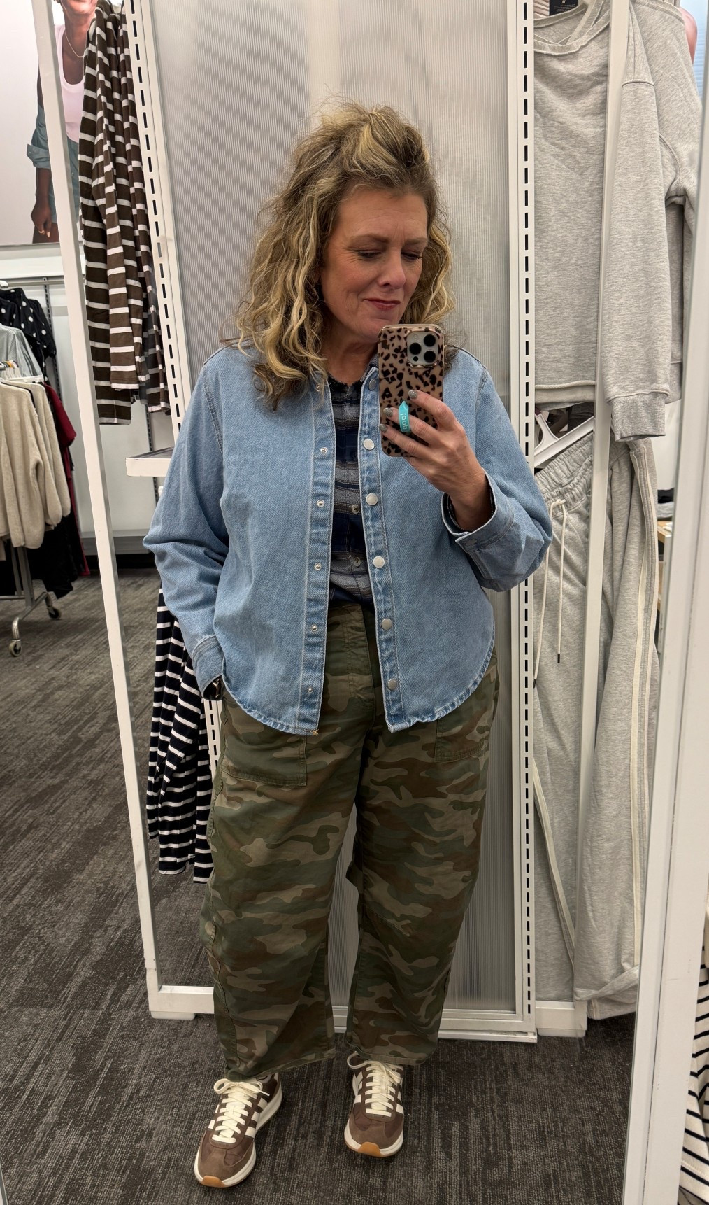 Super cute denim jacket. Love the length! 

#LTKmomlife #LTKOver40 #LTKootd
